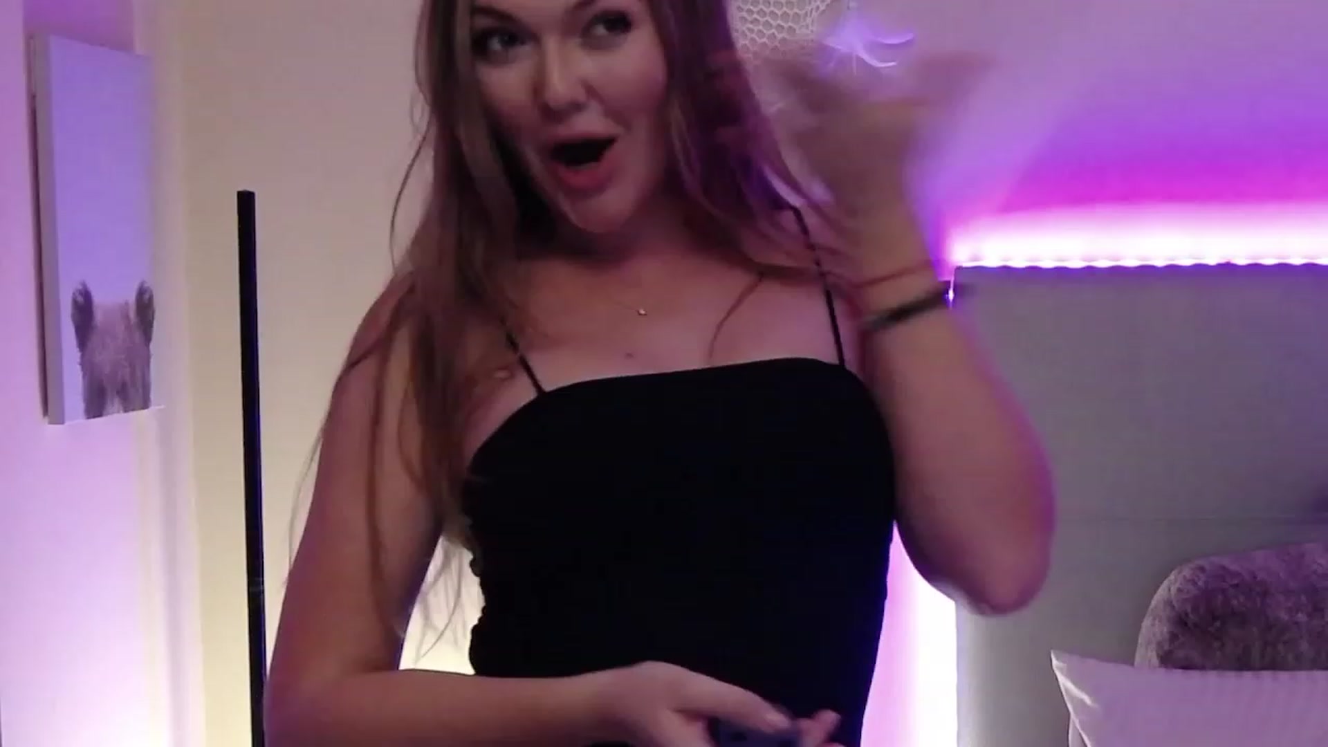 Gallery image thumbnail from KittyKpk's myfreecams stream on, 02/17/2024, 23:34 image 10 of 20
