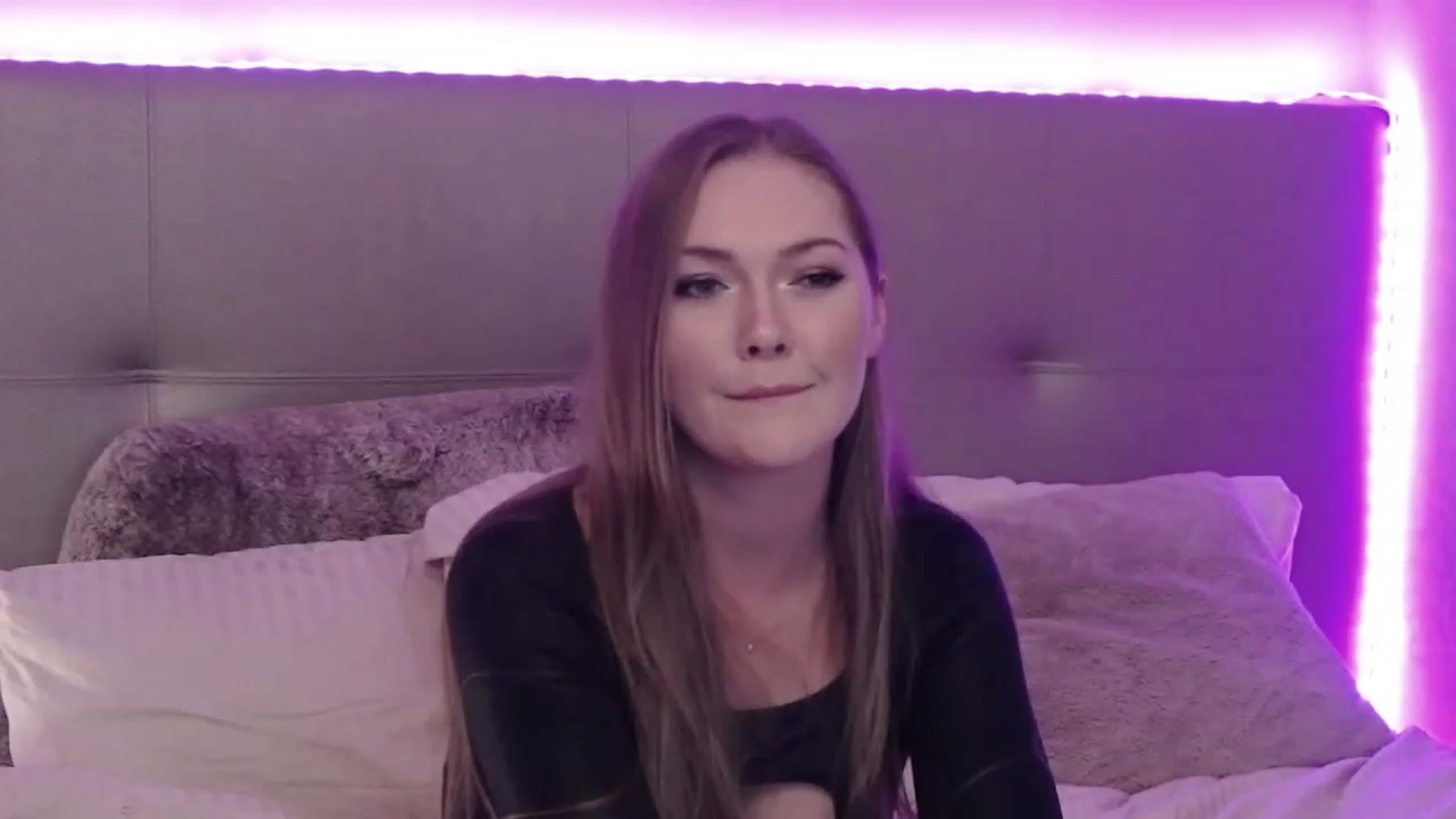 Gallery image thumbnail from KittyKpk's myfreecams stream on, 02/22/2024, 01:34 image 3 of 20
