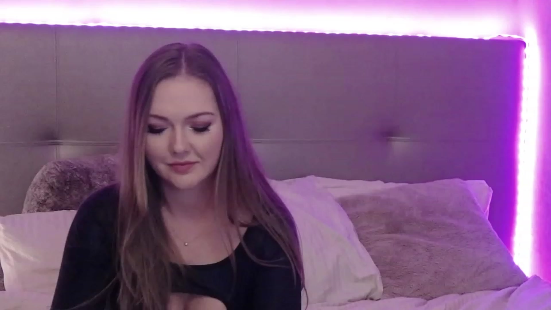 Gallery image thumbnail from KittyKpk's myfreecams stream on, 02/22/2024, 01:34 image 7 of 20