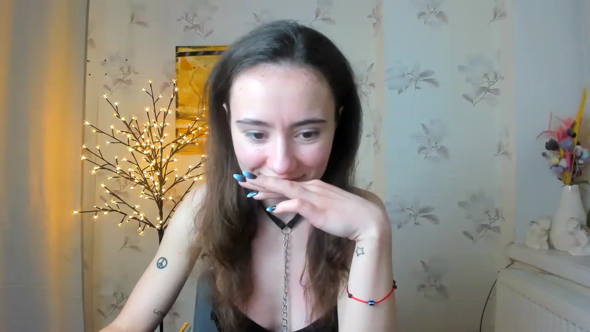 Gallery image thumbnail from KittyLins's myfreecams stream on, 01/22/2023, 13:05 image 12 of 20
