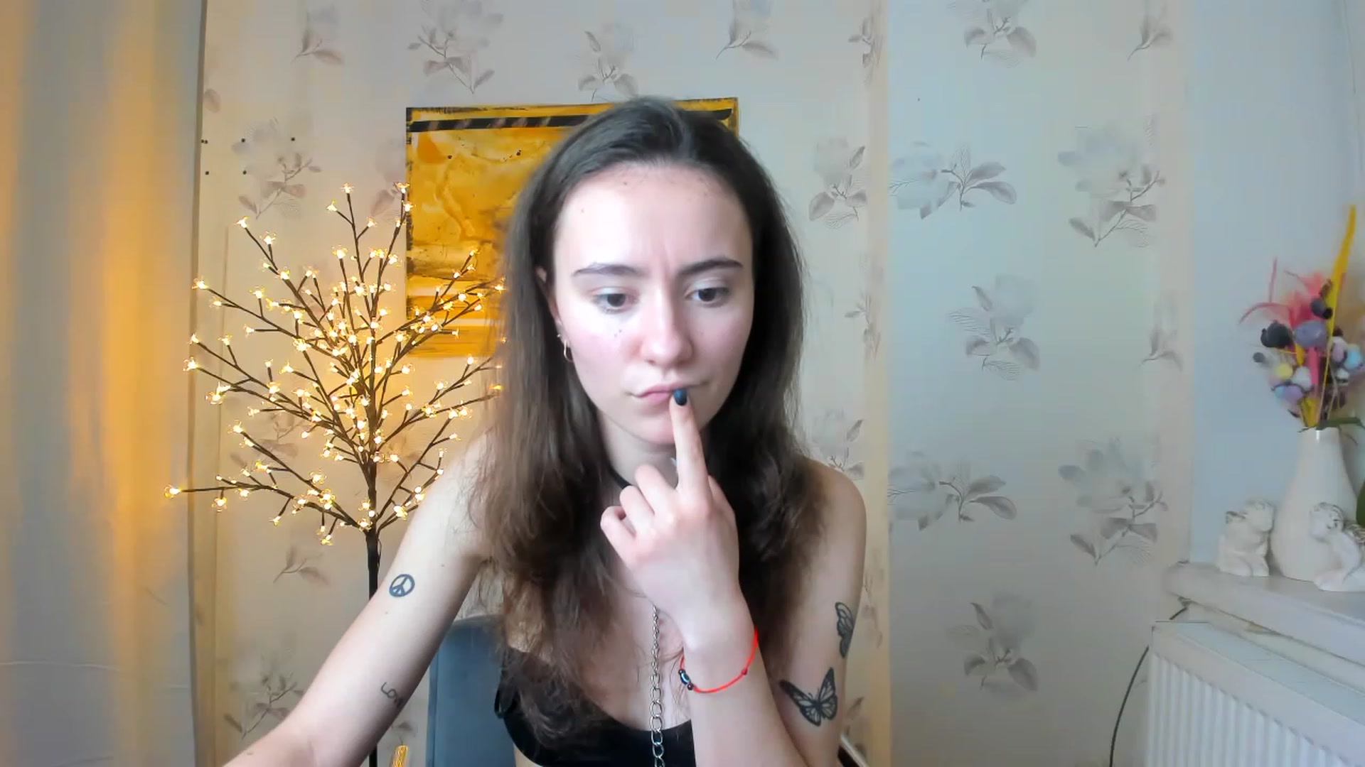 Gallery image thumbnail from KittyLins's myfreecams stream on, 01/22/2023, 13:05 image 19 of 20