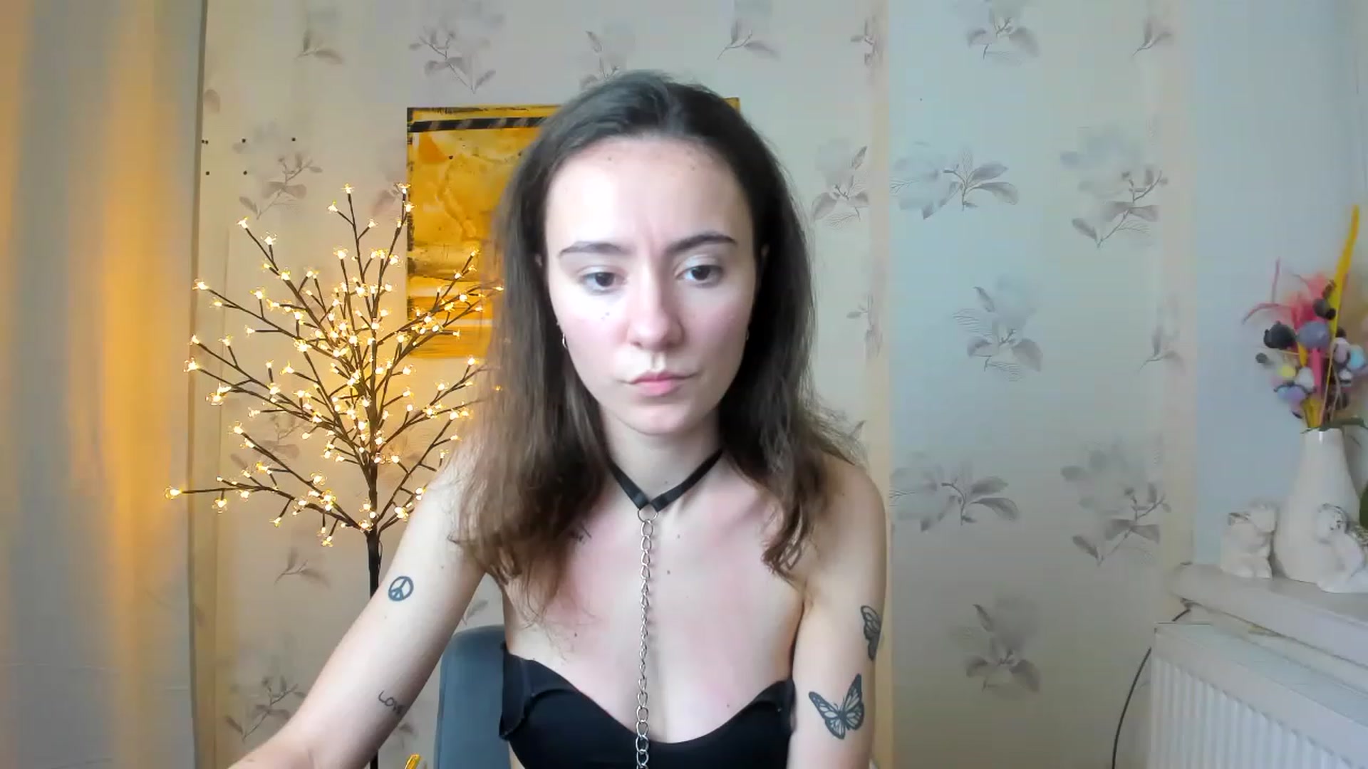 Gallery image thumbnail from KittyLins's myfreecams stream on, 01/22/2023, 13:05 image 9 of 20