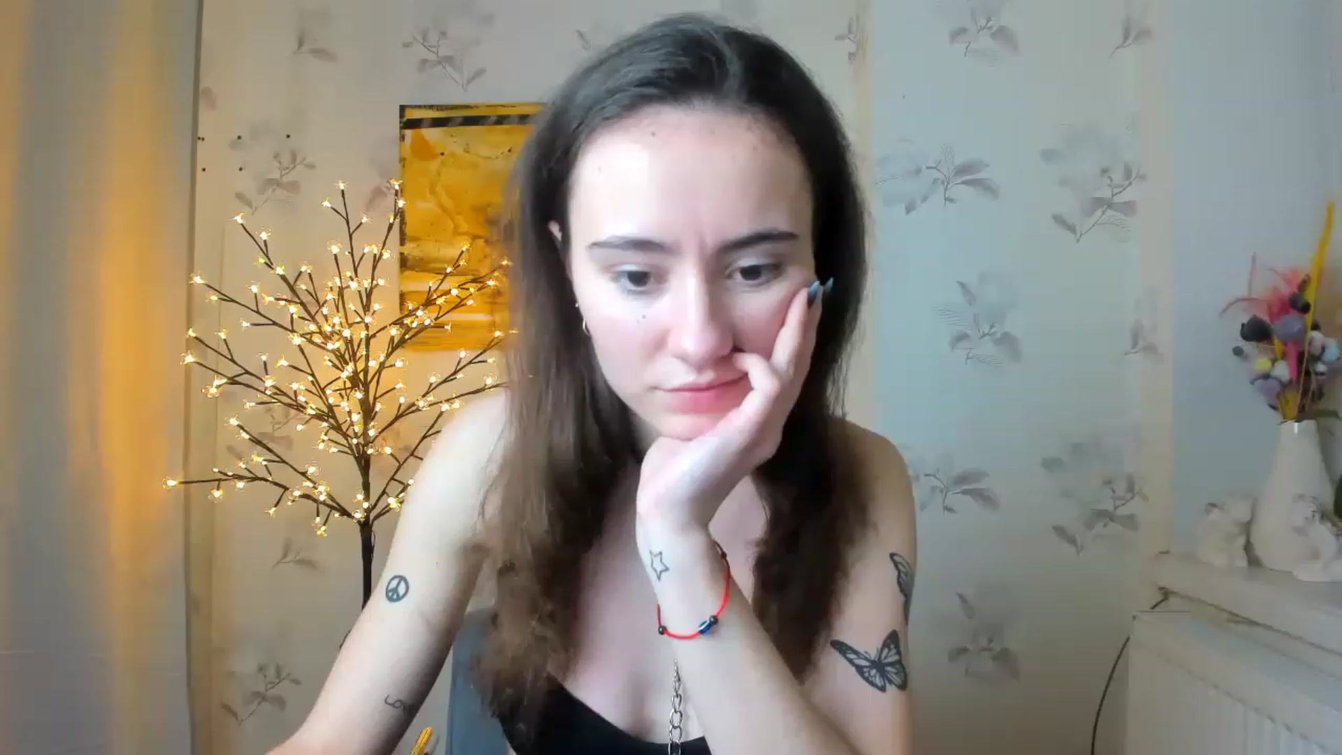 Gallery image thumbnail from KittyLins's myfreecams stream on, 01/22/2023, 13:05 image 15 of 20