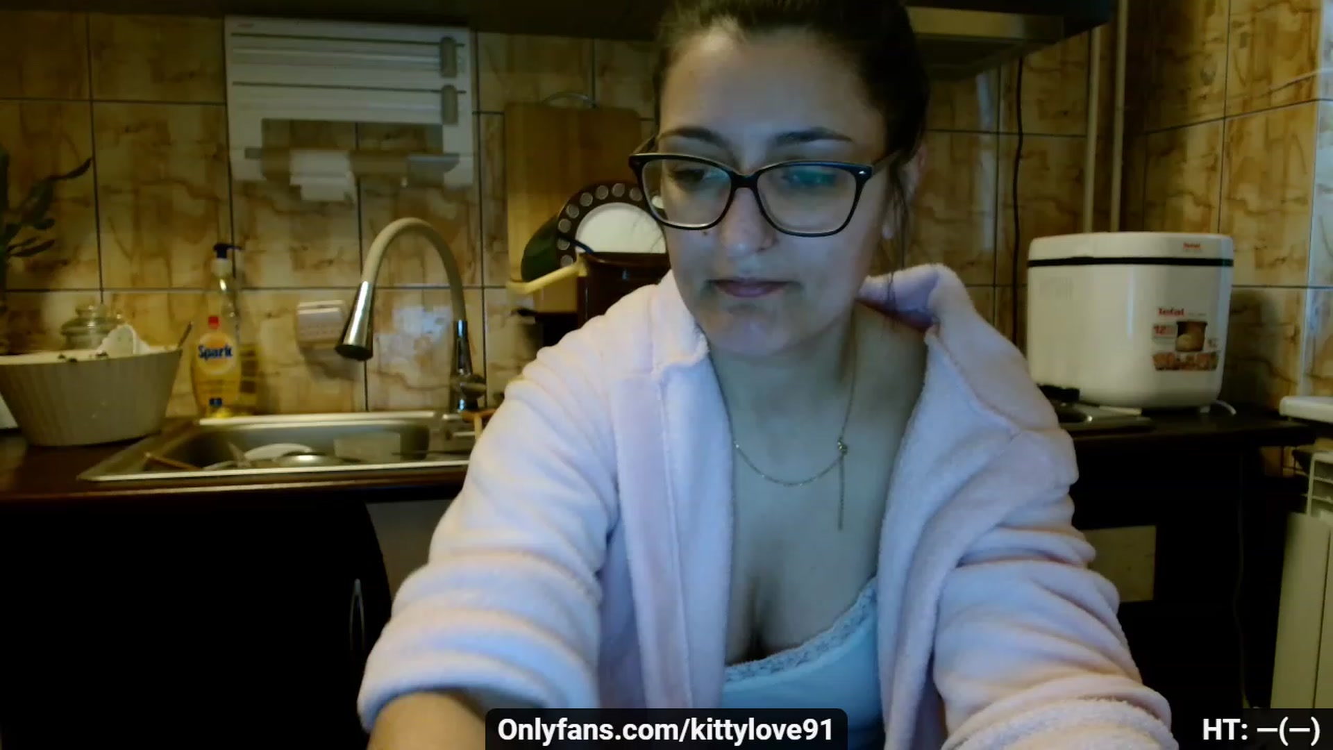 Gallery image thumbnail from KittyLove91's myfreecams stream on, 03/12/2024, 06:52 image 4 of 20