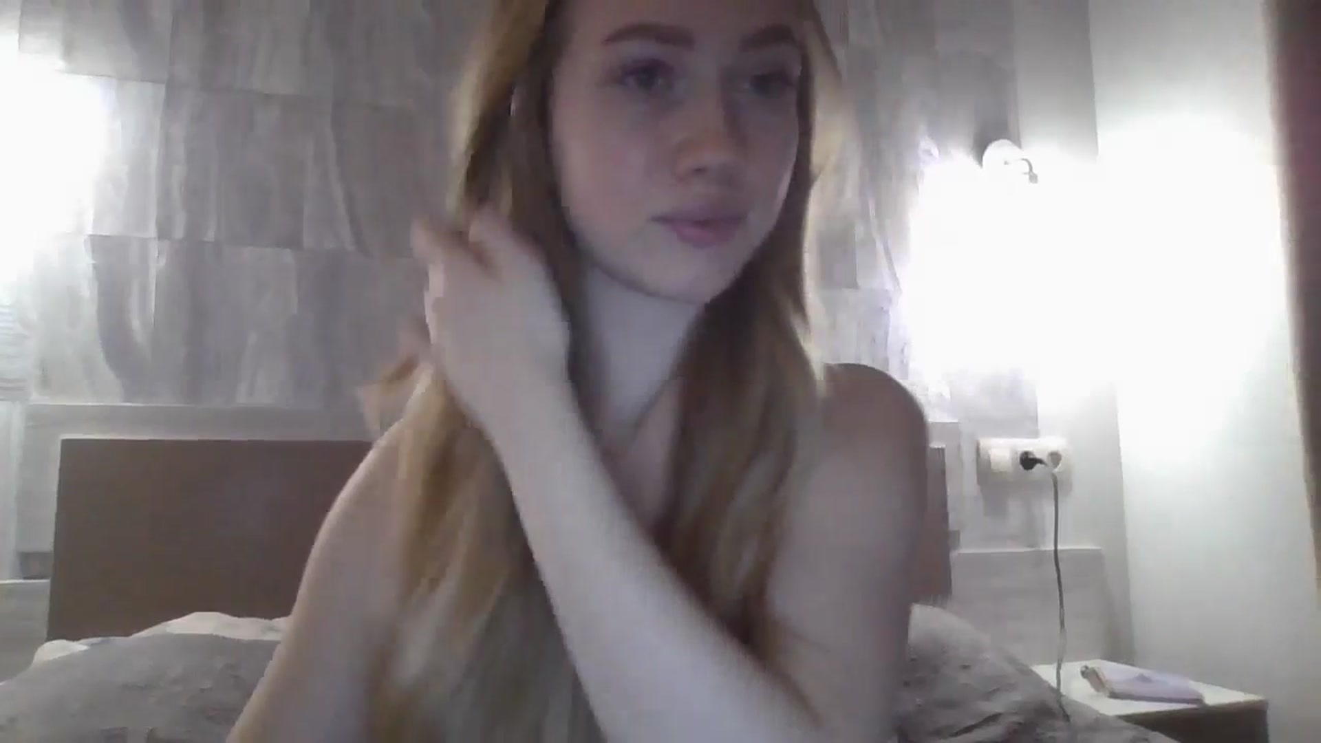Gallery image thumbnail from KittyLuxxe's myfreecams stream on, 03/02/2025, 21:10 image 7 of 20