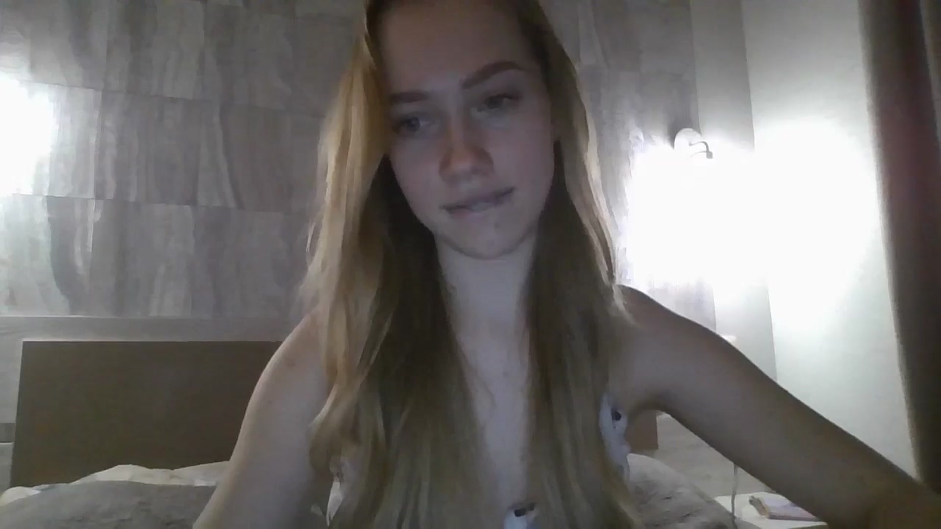Gallery image thumbnail from KittyLuxxe's myfreecams stream on, 03/02/2025, 21:10 image 19 of 20
