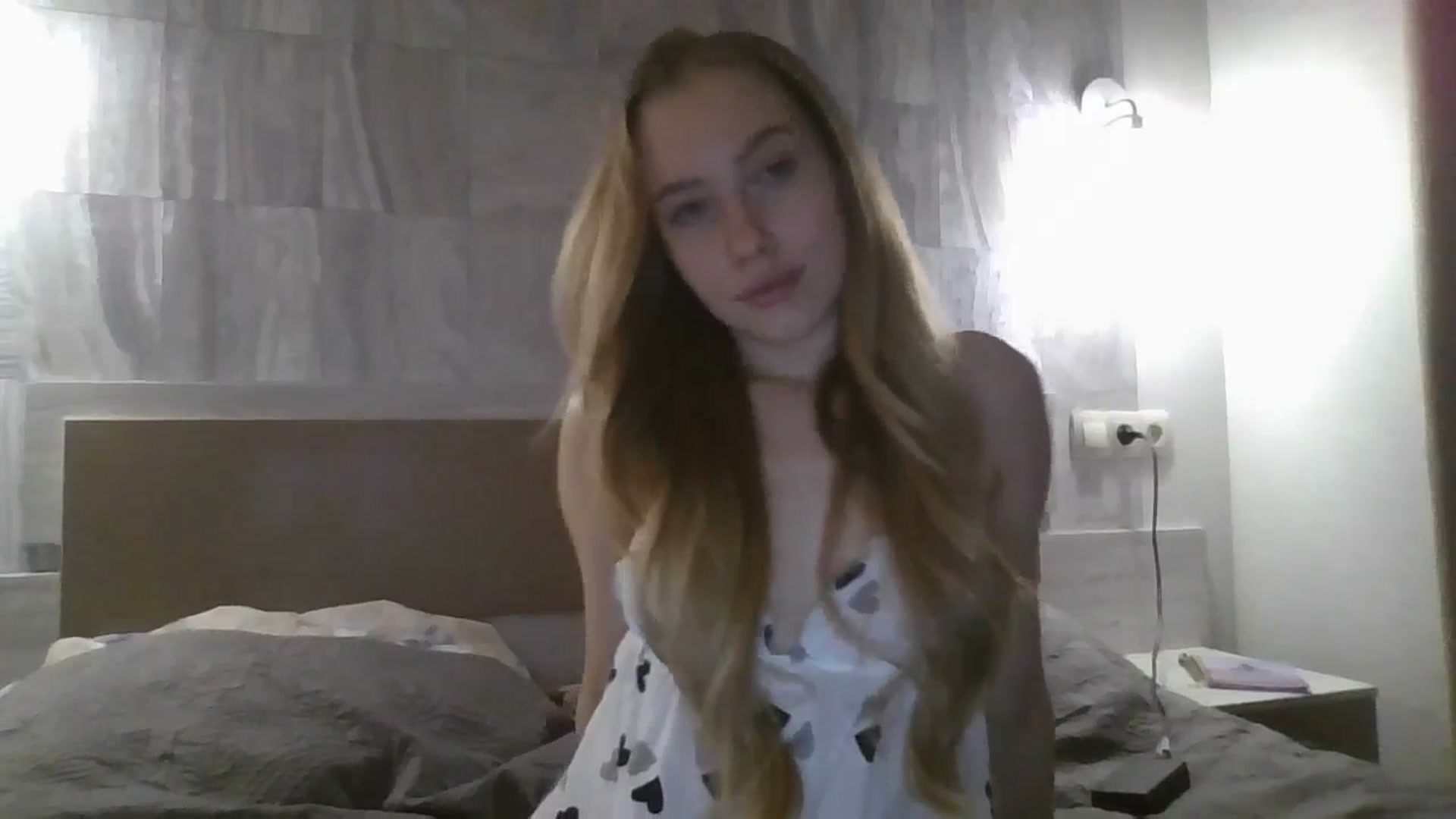 Gallery image thumbnail from KittyLuxxe's myfreecams stream on, 03/02/2025, 21:10 image 2 of 20