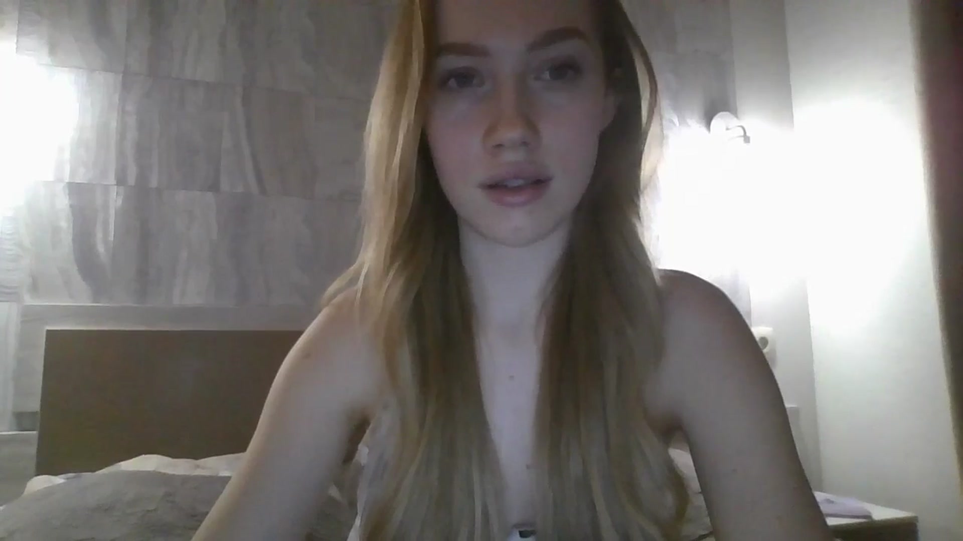 Gallery image thumbnail from KittyLuxxe's myfreecams stream on, 03/02/2025, 21:10 image 3 of 20