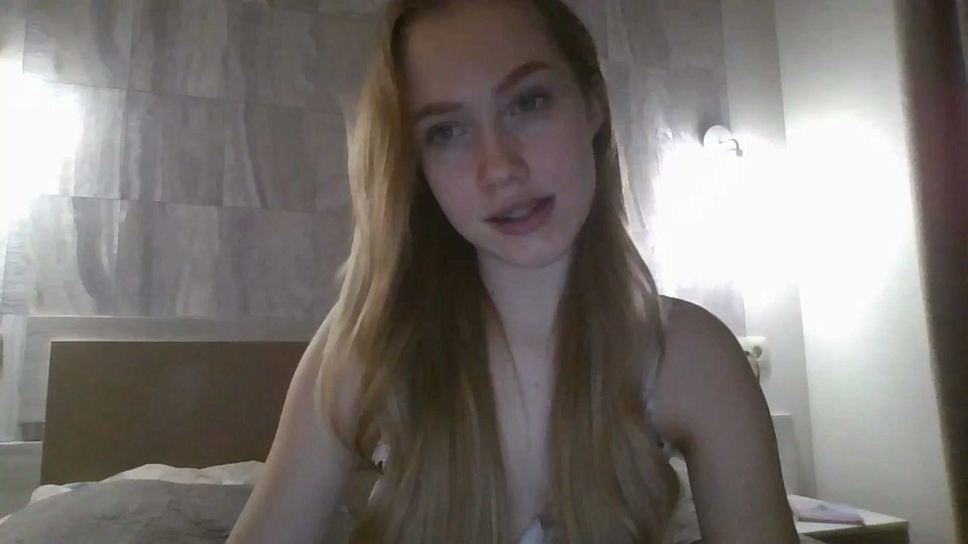 Gallery image thumbnail from KittyLuxxe's myfreecams stream on, 03/02/2025, 21:10 image 1 of 20