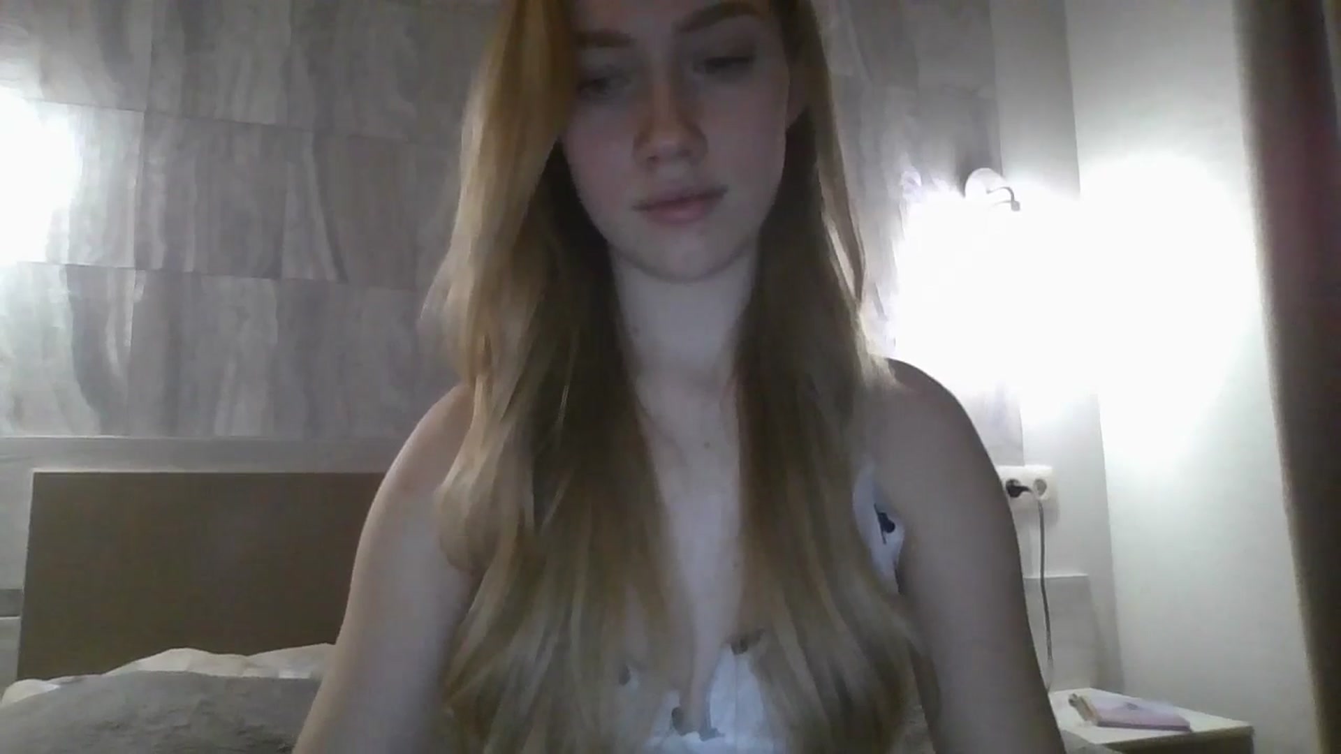 Gallery image thumbnail from KittyLuxxe's myfreecams stream on, 03/02/2025, 21:10 image 18 of 20