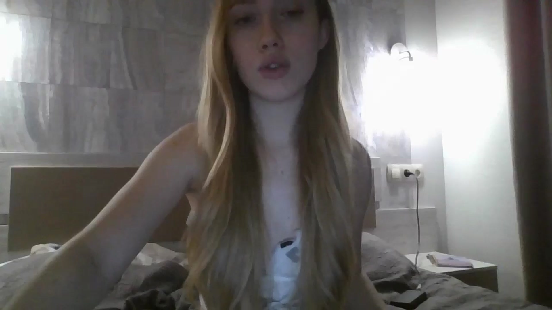 Gallery image thumbnail from KittyLuxxe's myfreecams stream on, 03/02/2025, 21:50 image 13 of 20