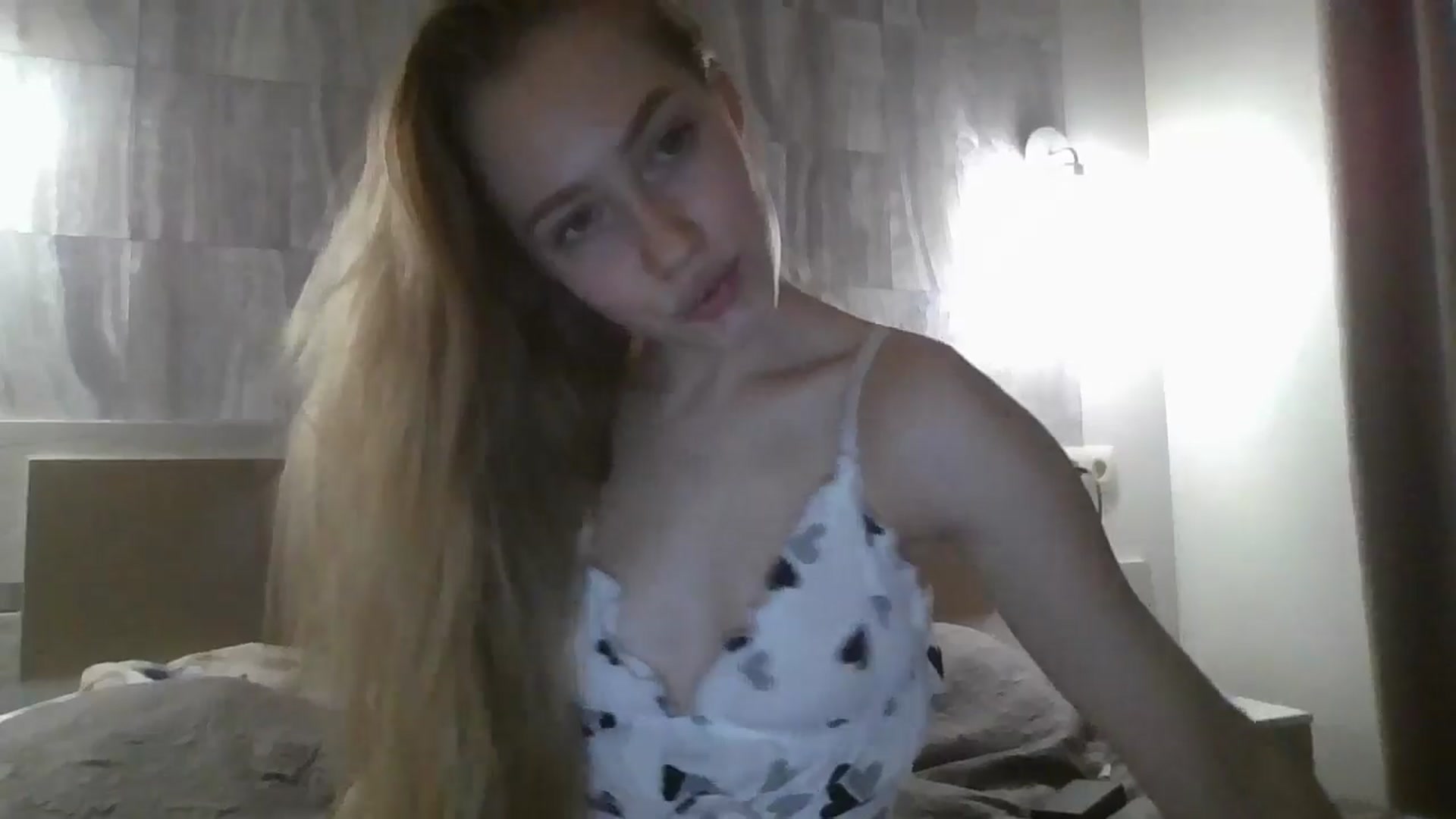 Gallery image thumbnail from KittyLuxxe's myfreecams stream on, 03/02/2025, 21:50 image 17 of 20