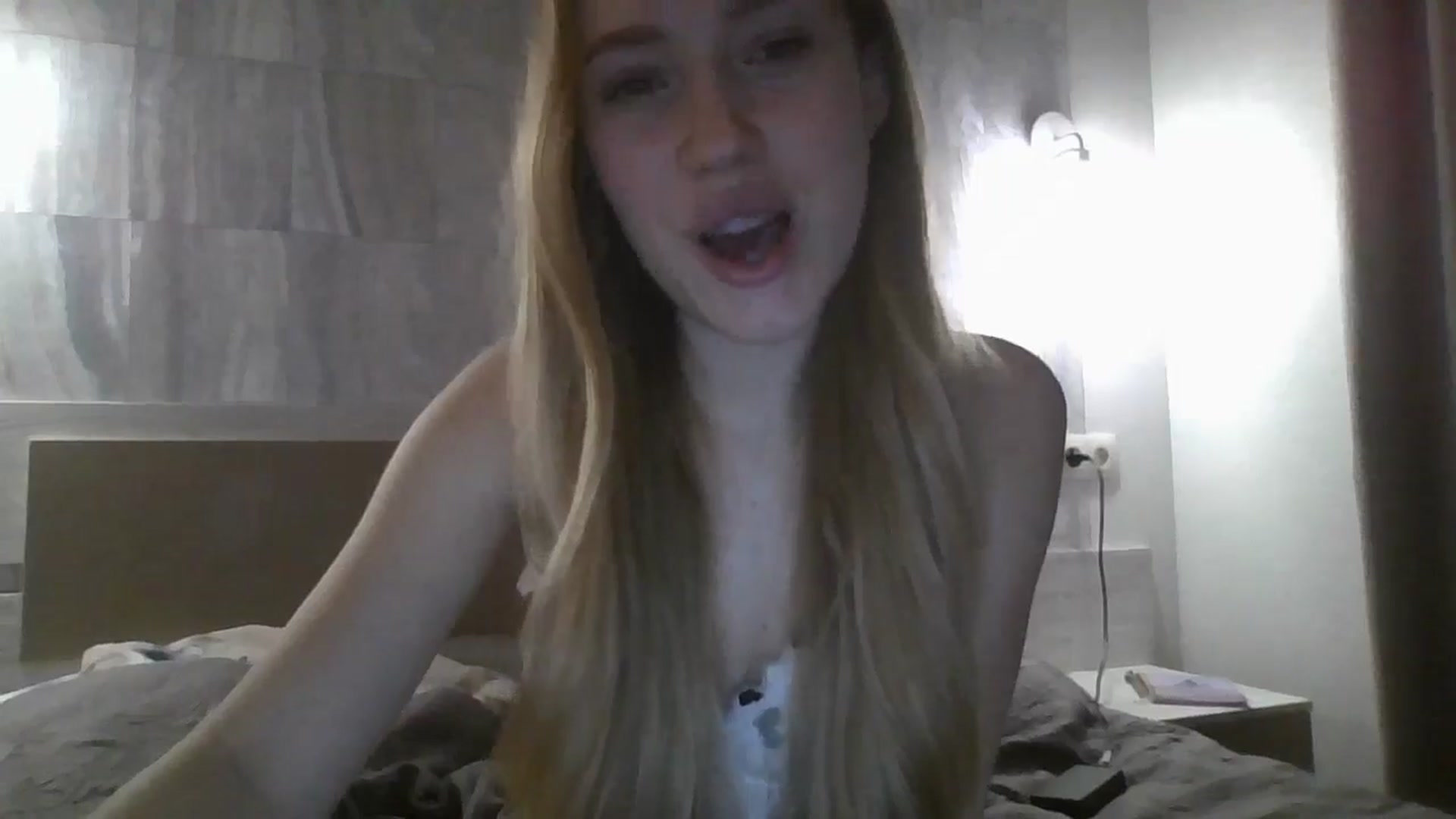 Gallery image thumbnail from KittyLuxxe's myfreecams stream on, 03/02/2025, 21:50 image 14 of 20