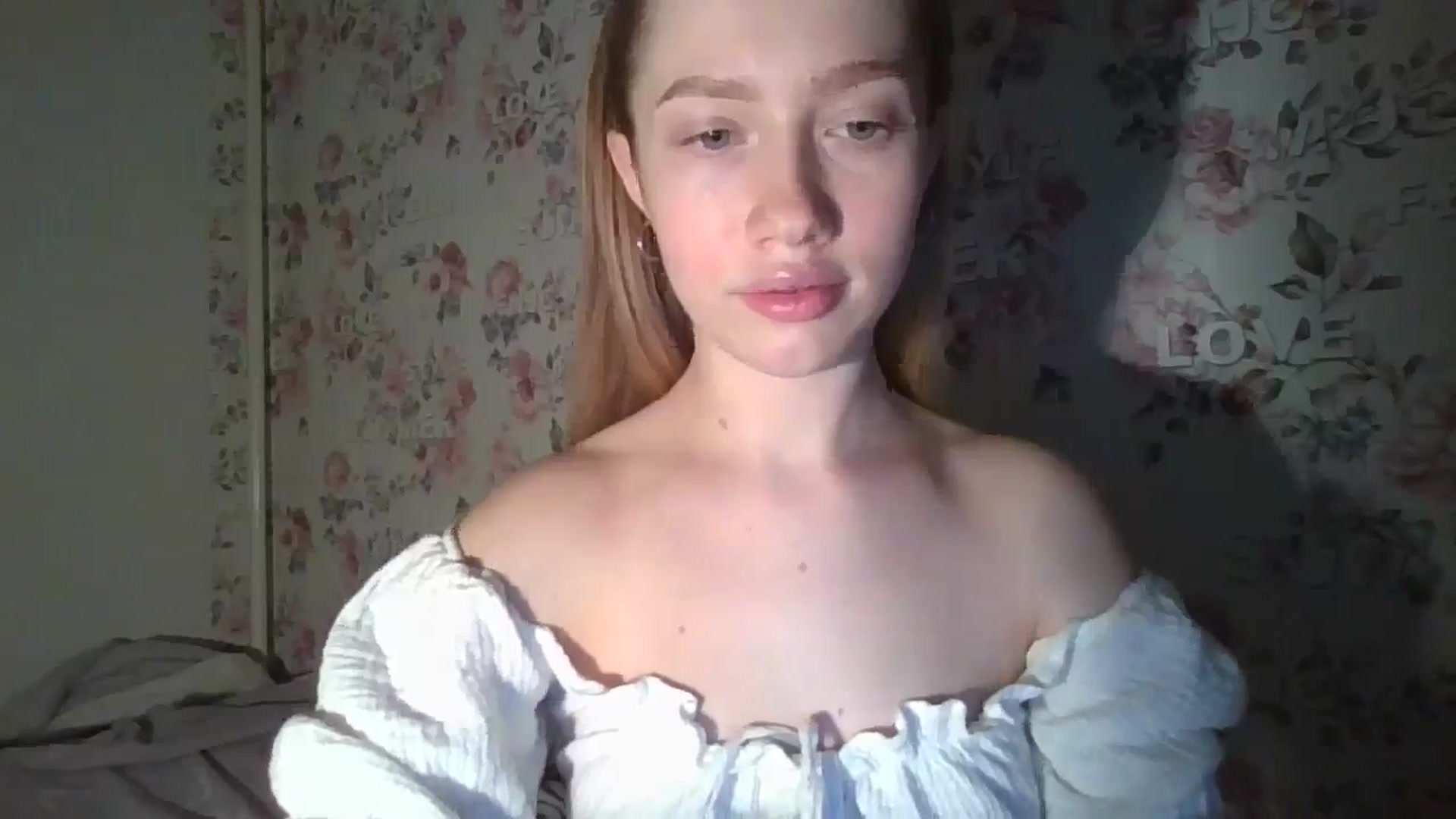 Gallery image thumbnail from KittyLuxxe's myfreecams stream on, 03/07/2025, 18:46 image 14 of 20