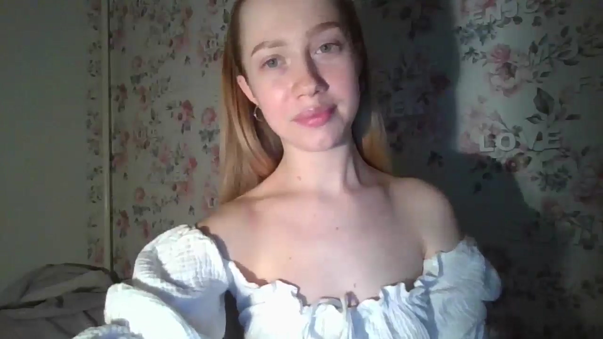 Gallery image thumbnail from KittyLuxxe's myfreecams stream on, 03/07/2025, 18:46 image 16 of 20