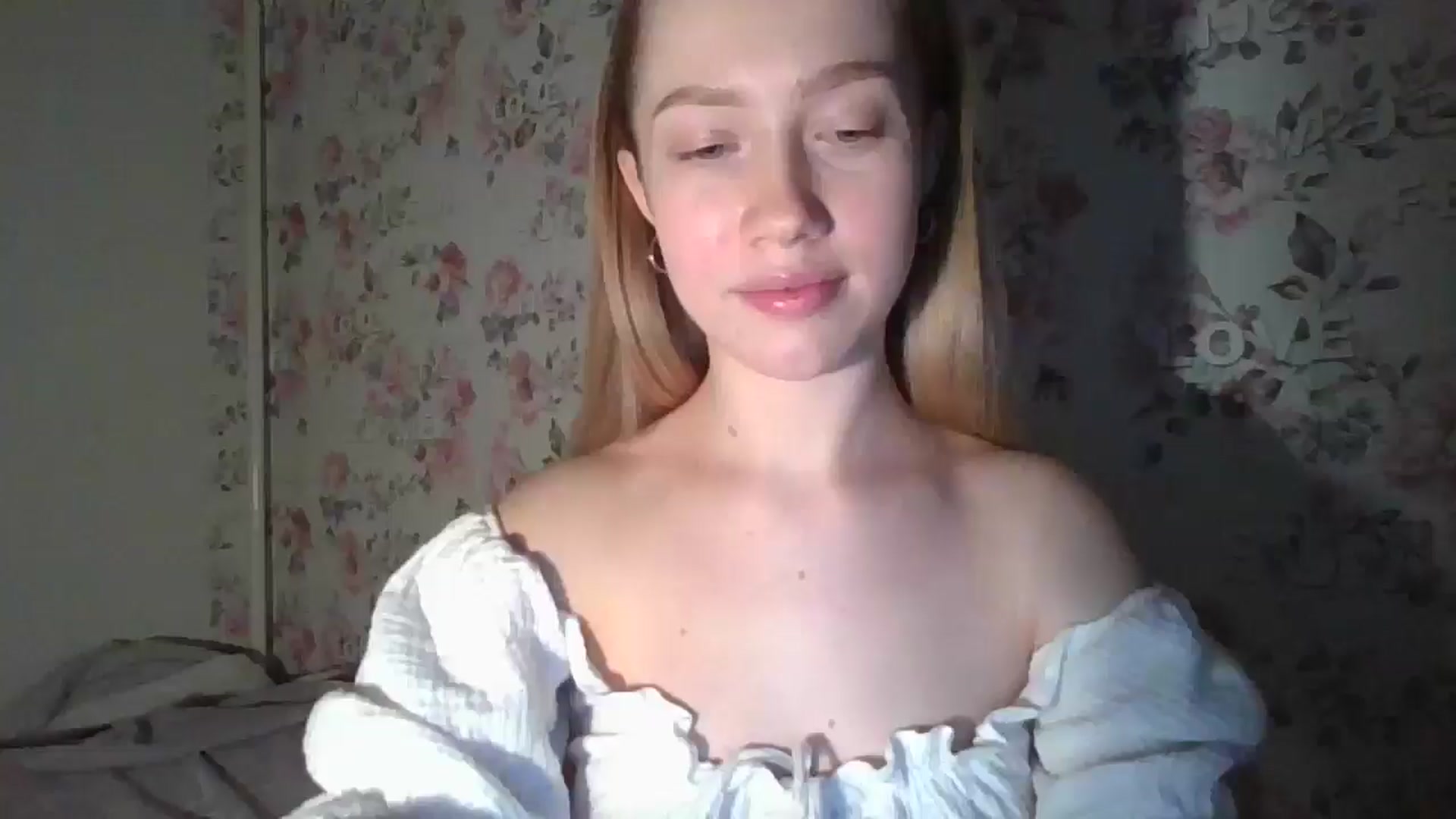 Gallery image thumbnail from KittyLuxxe's myfreecams stream on, 03/07/2025, 18:46 image 8 of 20