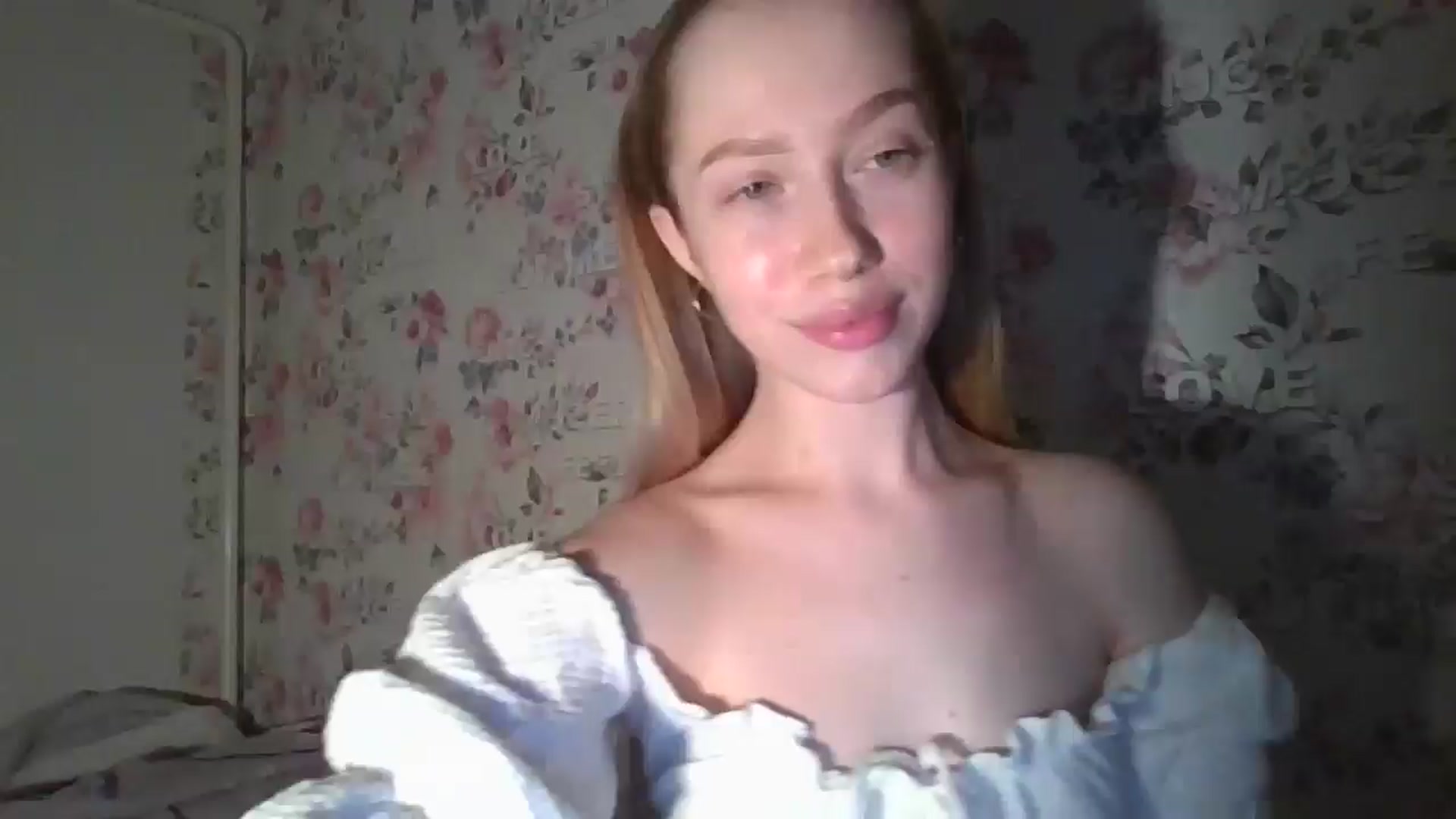 Gallery image thumbnail from KittyLuxxe's myfreecams stream on, 03/07/2025, 18:46 image 18 of 20