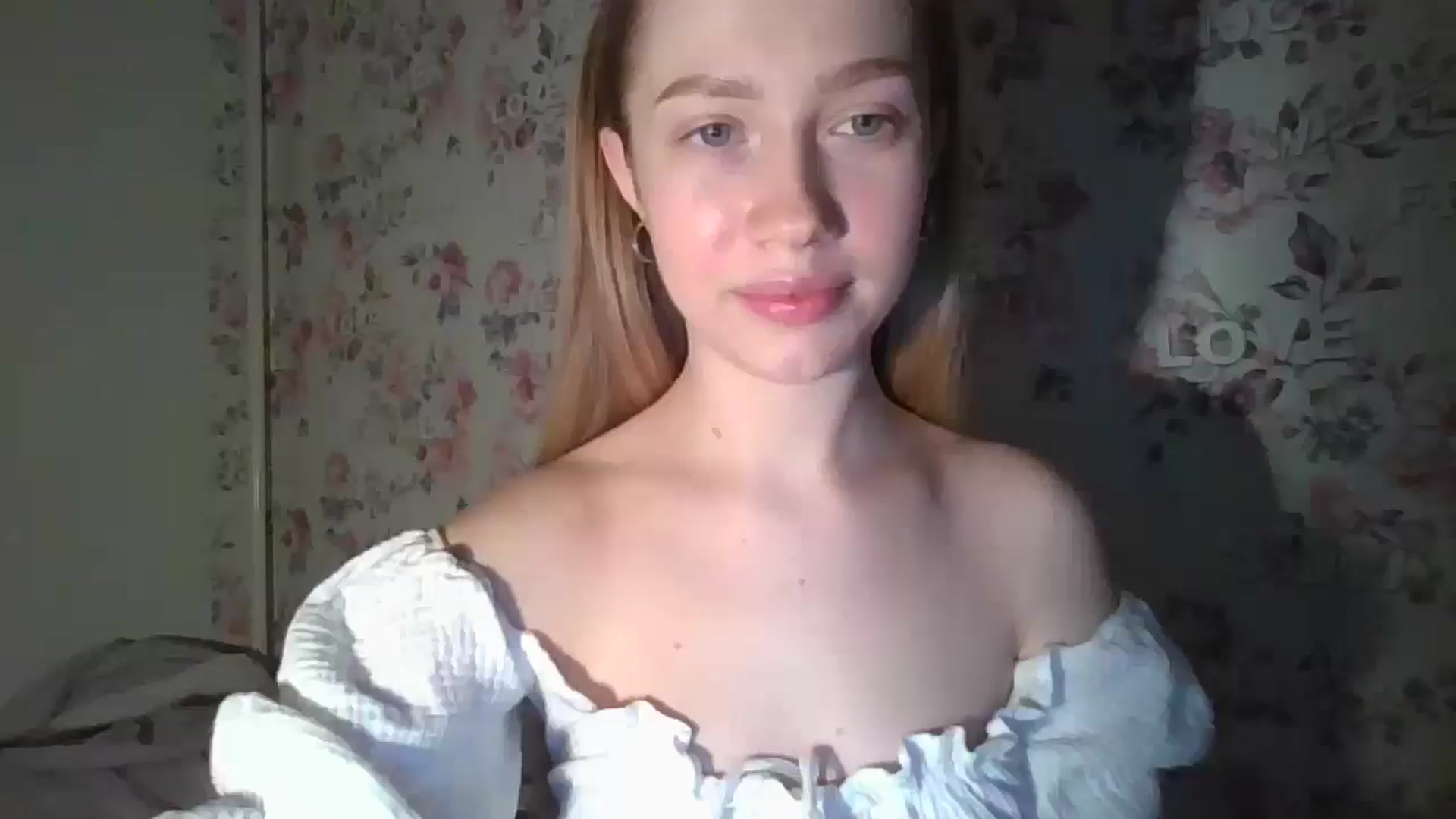 Gallery image thumbnail from KittyLuxxe's myfreecams stream on, 03/07/2025, 18:46 image 15 of 20