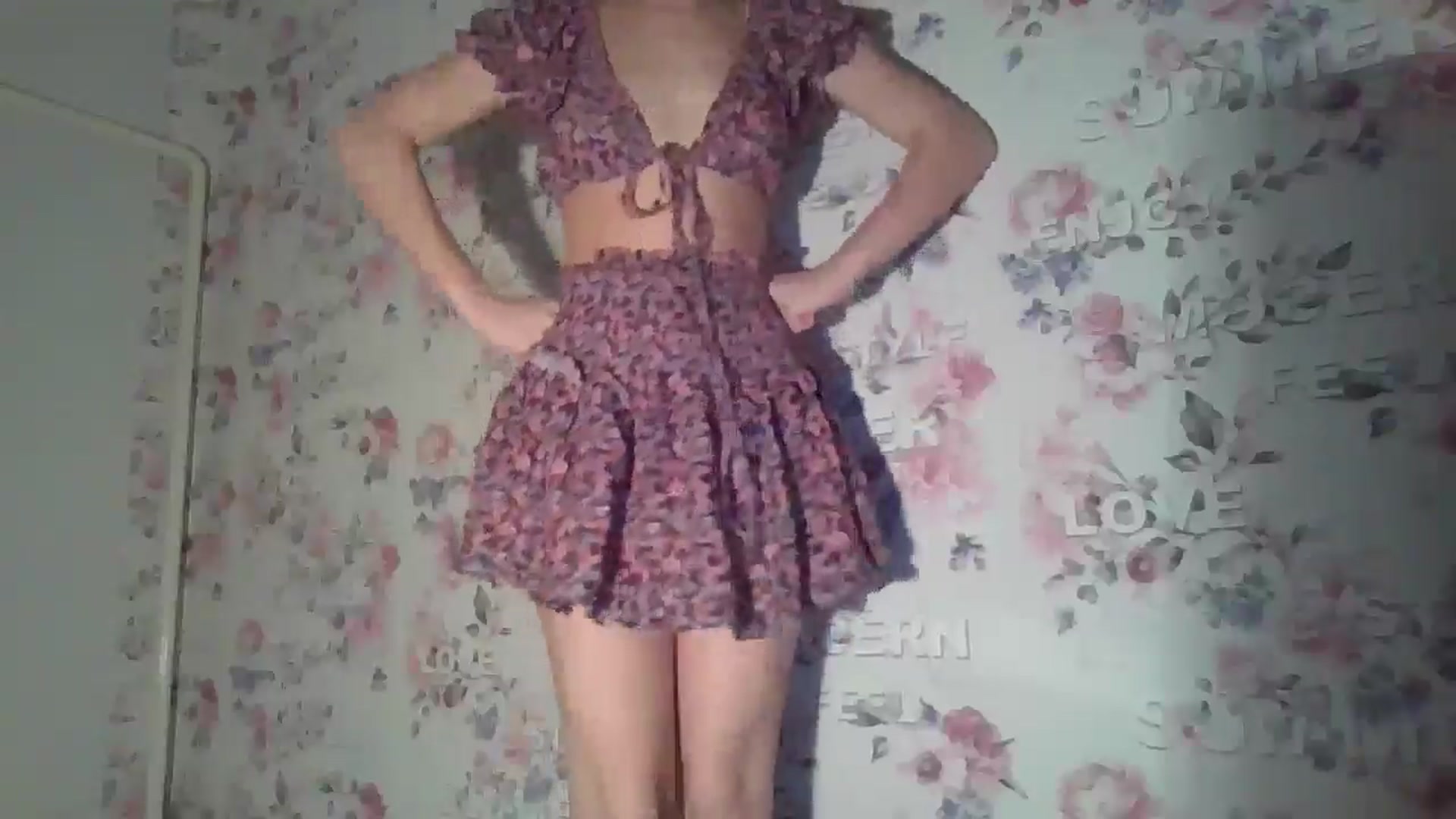 Gallery image thumbnail from KittyLuxxe's myfreecams stream on, 03/07/2025, 21:22 image 19 of 20