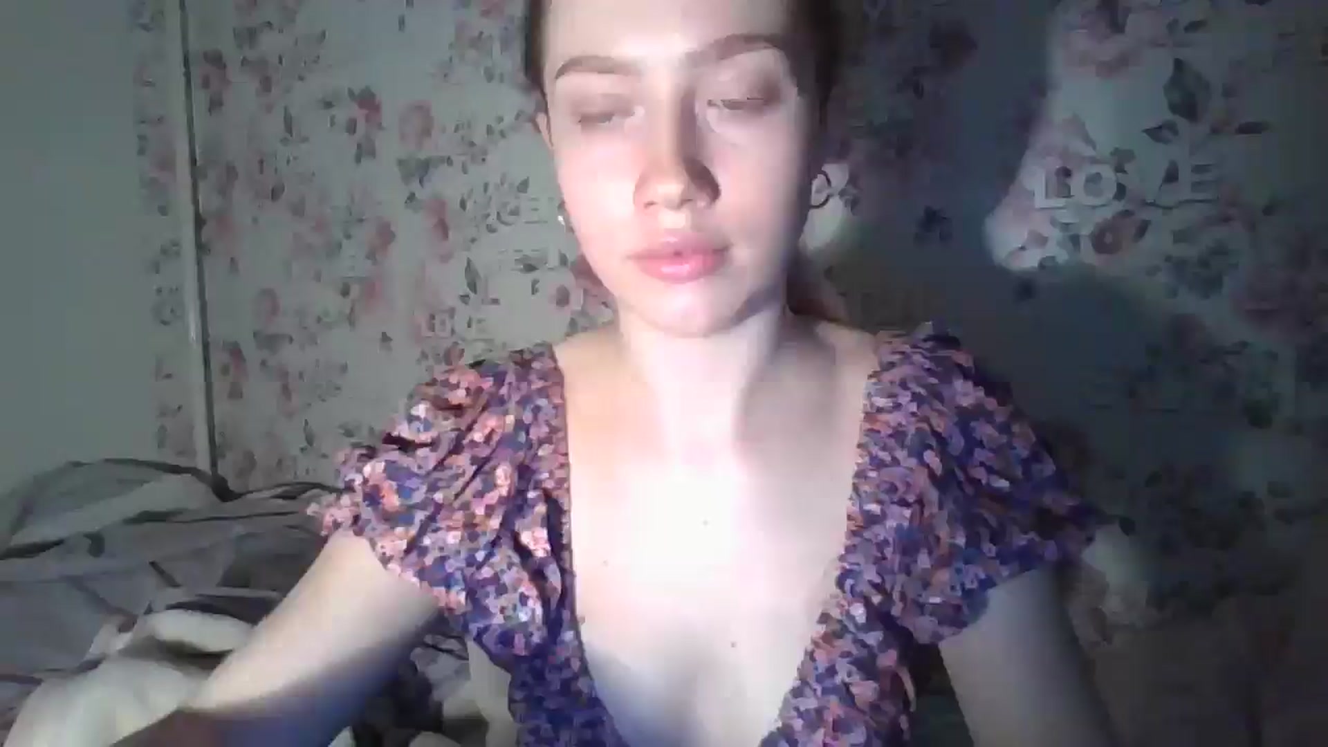 Gallery image thumbnail from KittyLuxxe's myfreecams stream on, 03/07/2025, 21:22 image 6 of 20