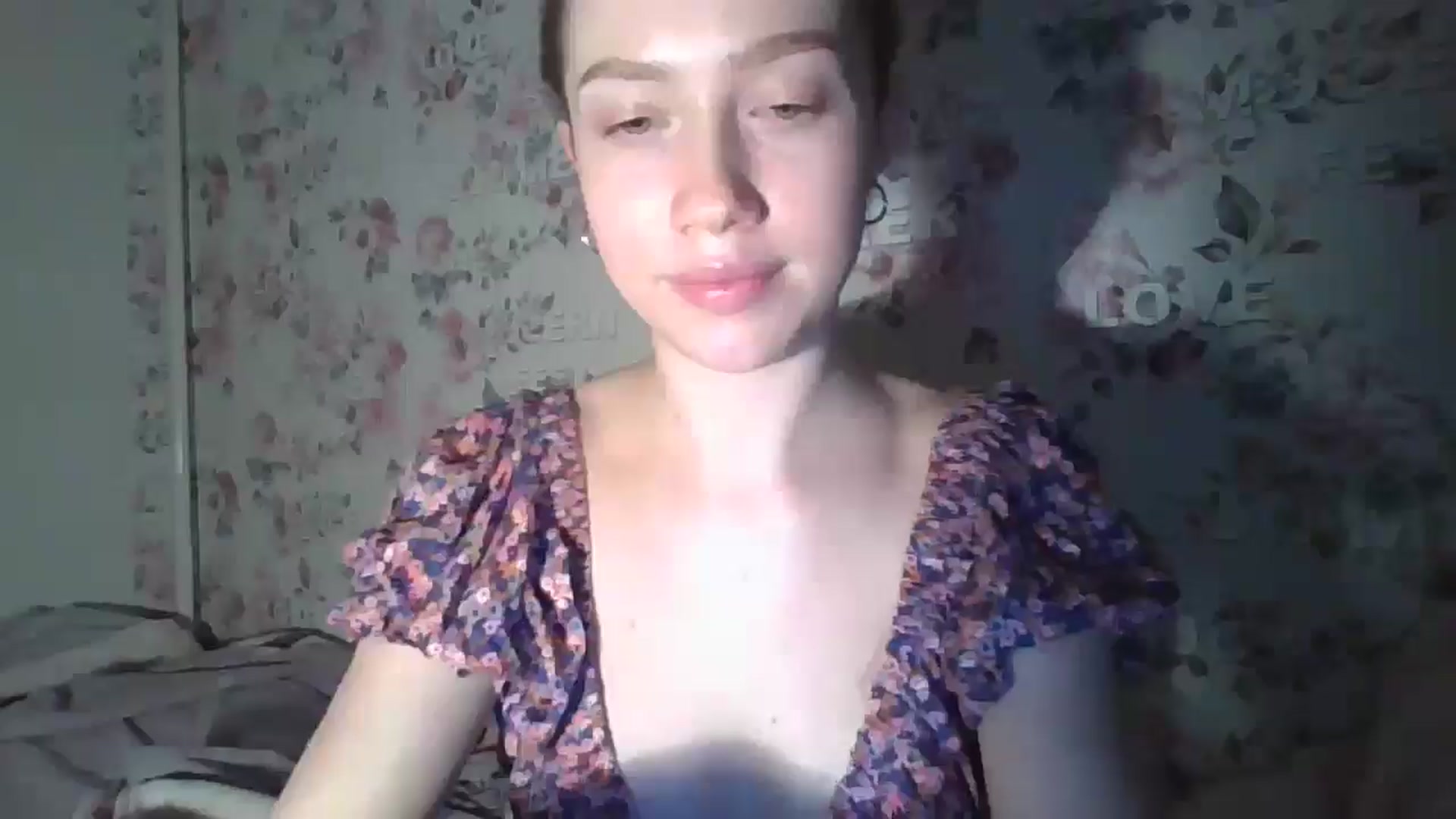 Gallery image thumbnail from KittyLuxxe's myfreecams stream on, 03/07/2025, 21:22 image 18 of 20