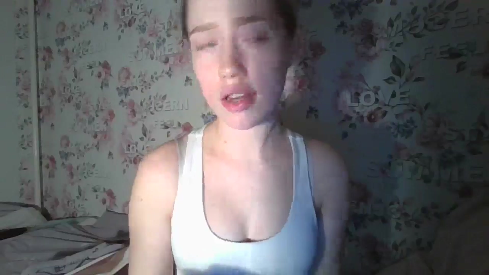 Gallery image thumbnail from KittyLuxxe's myfreecams stream on, 03/07/2025, 23:10 image 18 of 20