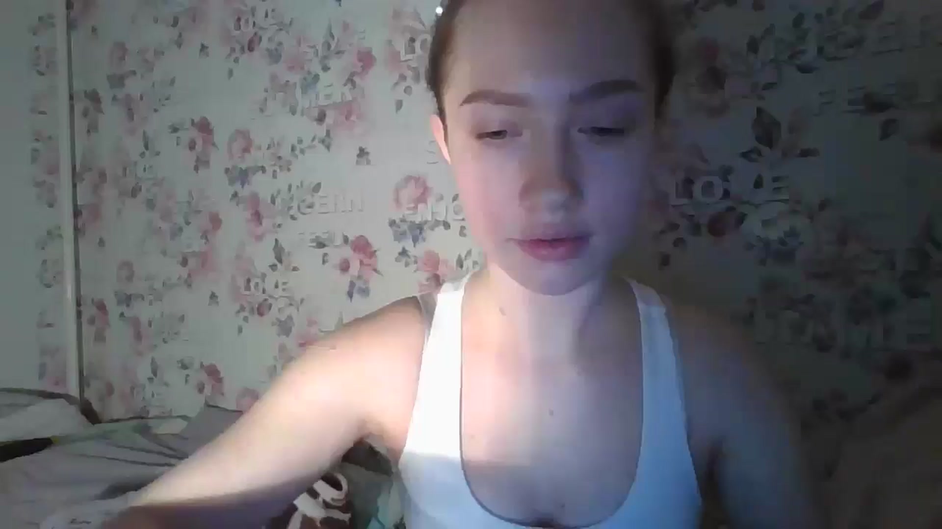 Gallery image thumbnail from KittyLuxxe's myfreecams stream on, 03/07/2025, 23:10 image 15 of 20