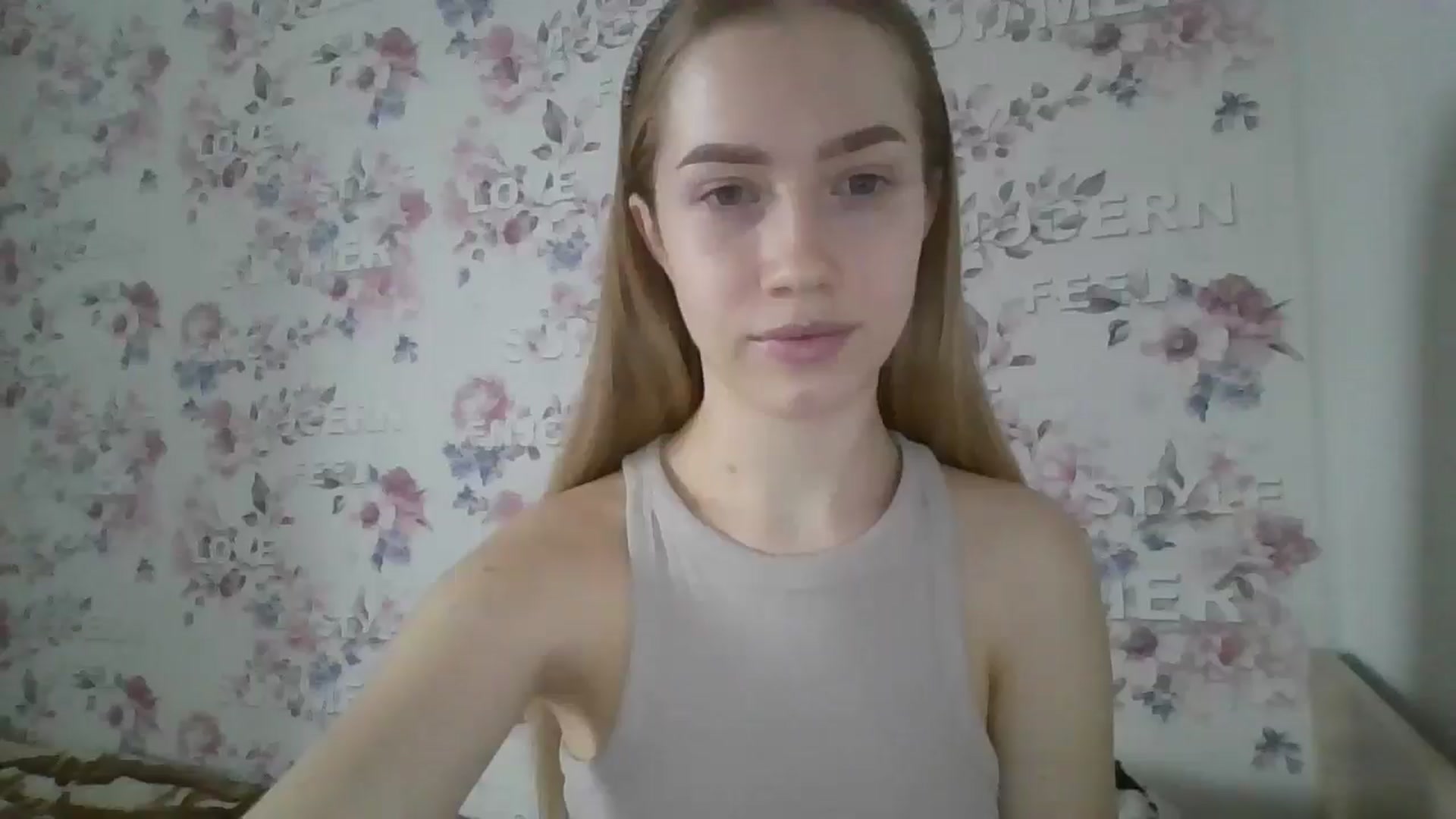 Gallery image thumbnail from KittyLuxxe's myfreecams stream on, 03/17/2025, 13:16 image 3 of 20