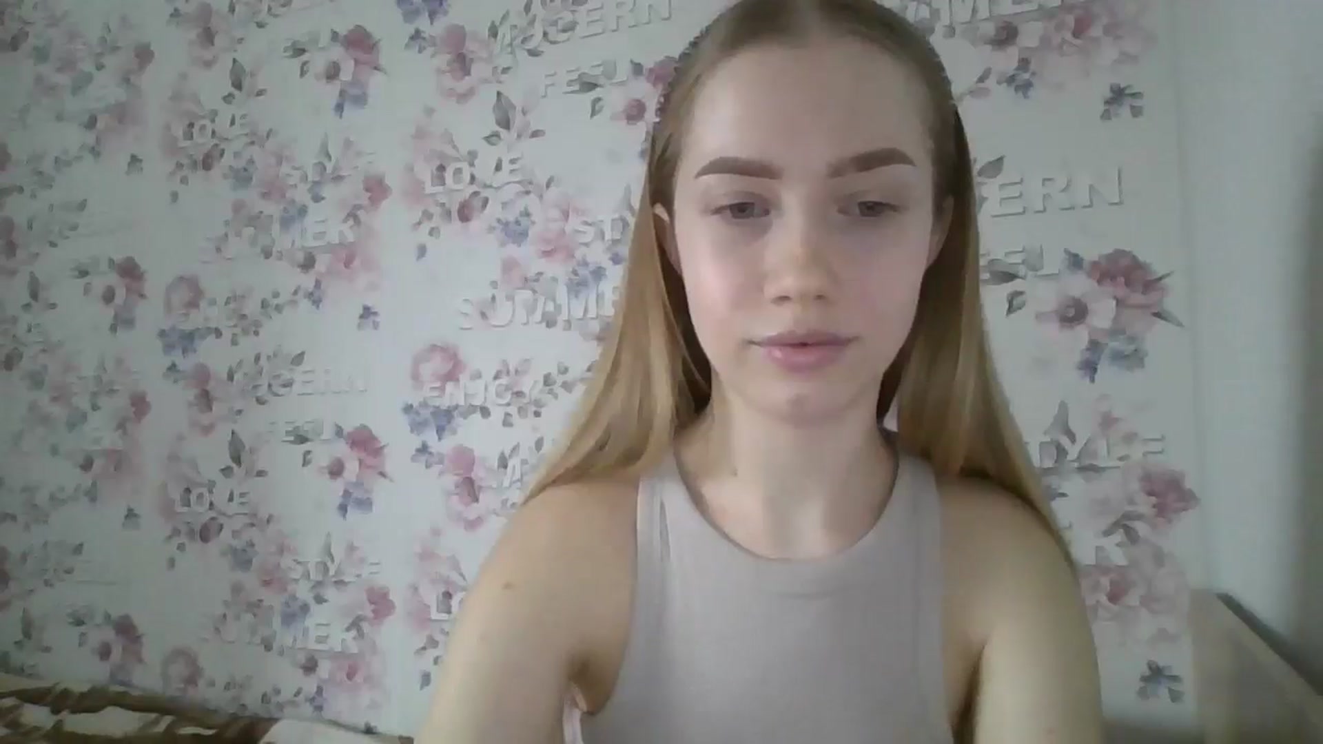 Gallery image thumbnail from KittyLuxxe's myfreecams stream on, 03/17/2025, 13:16 image 5 of 20