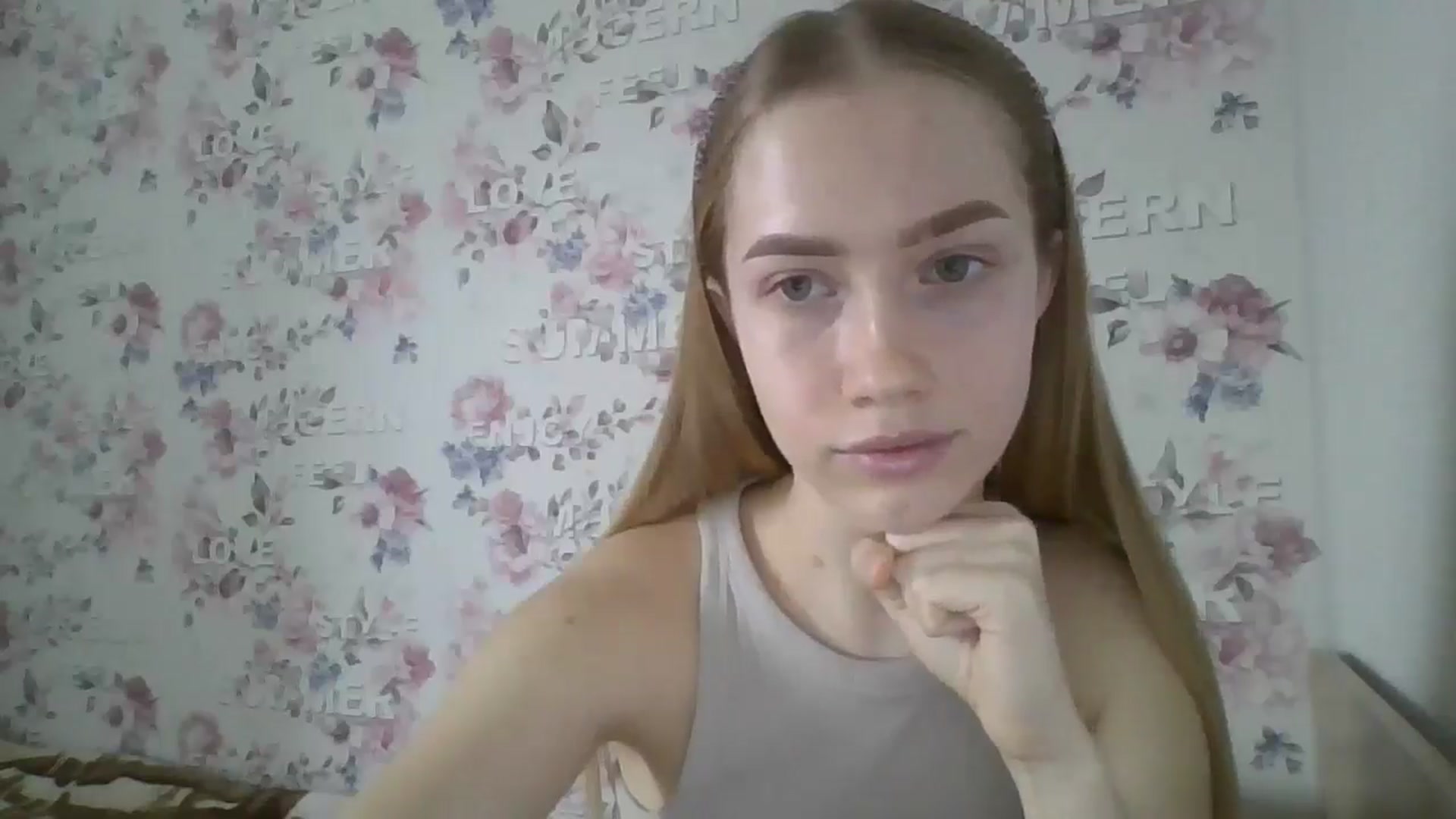 Gallery image thumbnail from KittyLuxxe's myfreecams stream on, 03/17/2025, 13:16 image 6 of 20