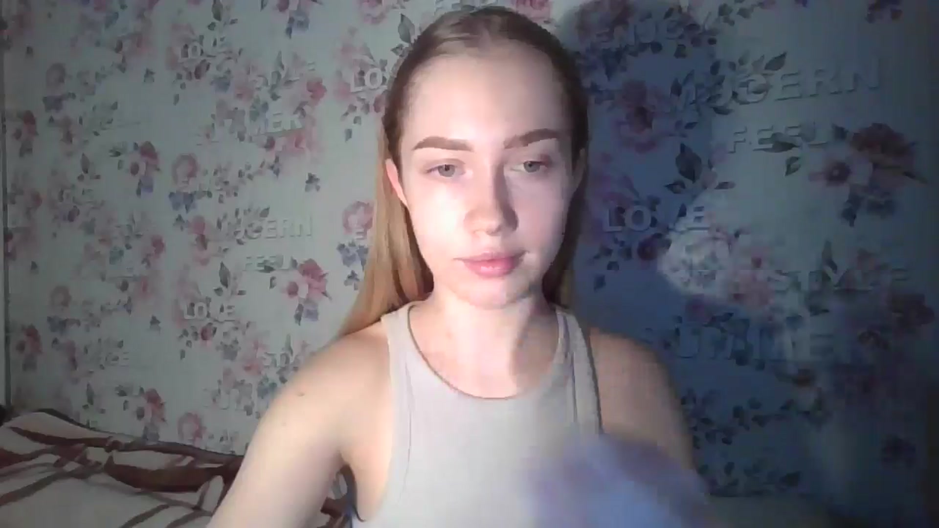 Gallery image thumbnail from KittyLuxxe's myfreecams stream on, 03/17/2025, 15:40 image 16 of 20