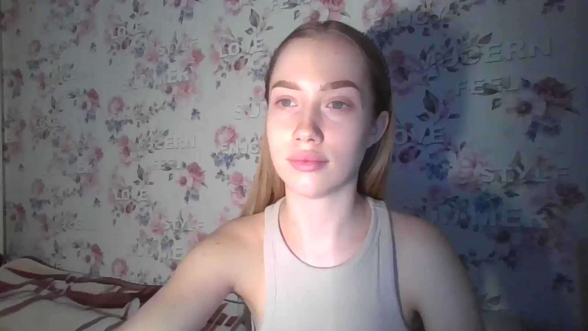 Gallery image thumbnail from KittyLuxxe's myfreecams stream on, 03/17/2025, 15:40 image 1 of 20