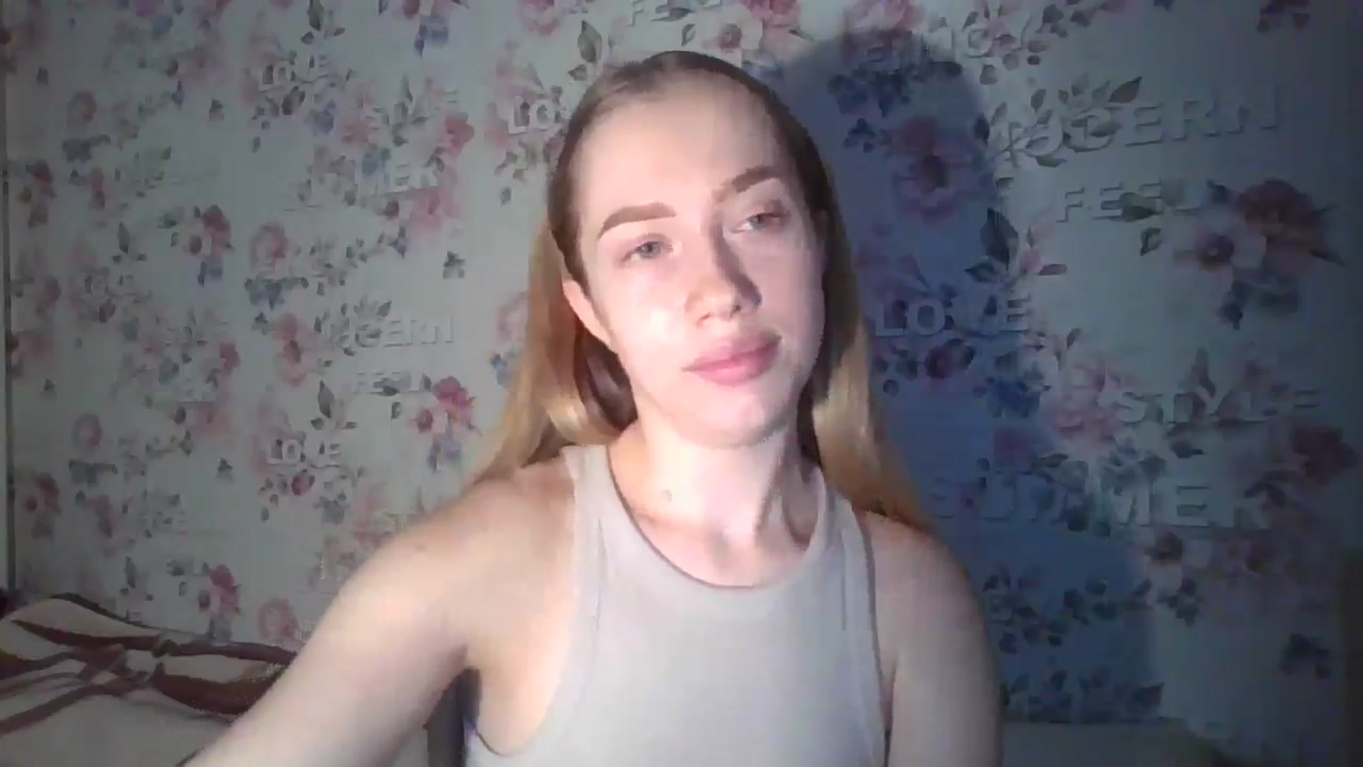 Gallery image thumbnail from KittyLuxxe's myfreecams stream on, 03/17/2025, 15:40 image 15 of 20