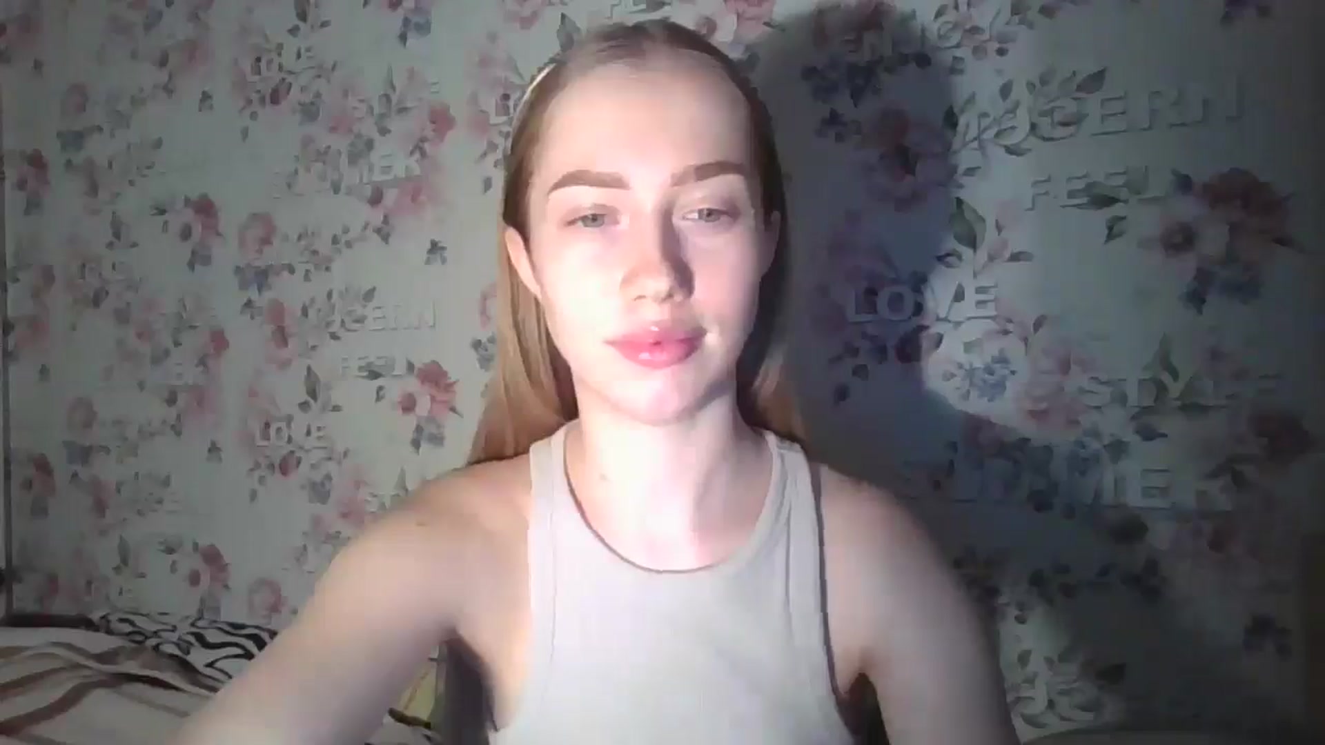 Gallery image thumbnail from KittyLuxxe's myfreecams stream on, 03/17/2025, 17:42 image 6 of 20