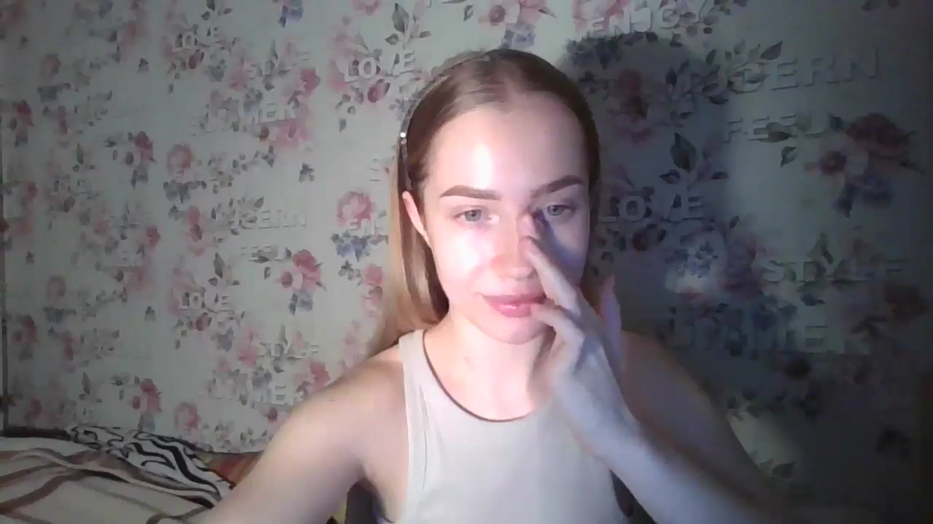 Gallery image thumbnail from KittyLuxxe's myfreecams stream on, 03/17/2025, 17:42 image 19 of 20