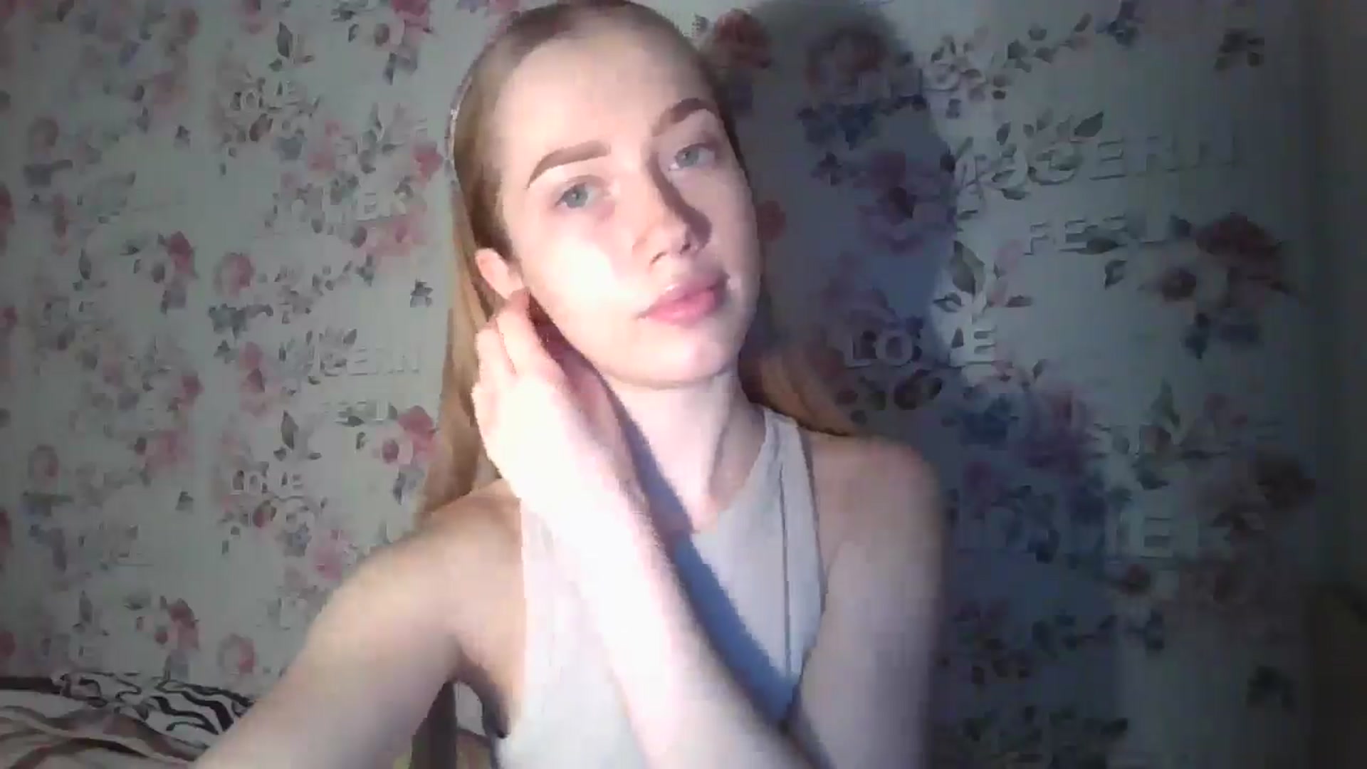 Gallery image thumbnail from KittyLuxxe's myfreecams stream on, 03/17/2025, 17:42 image 13 of 20