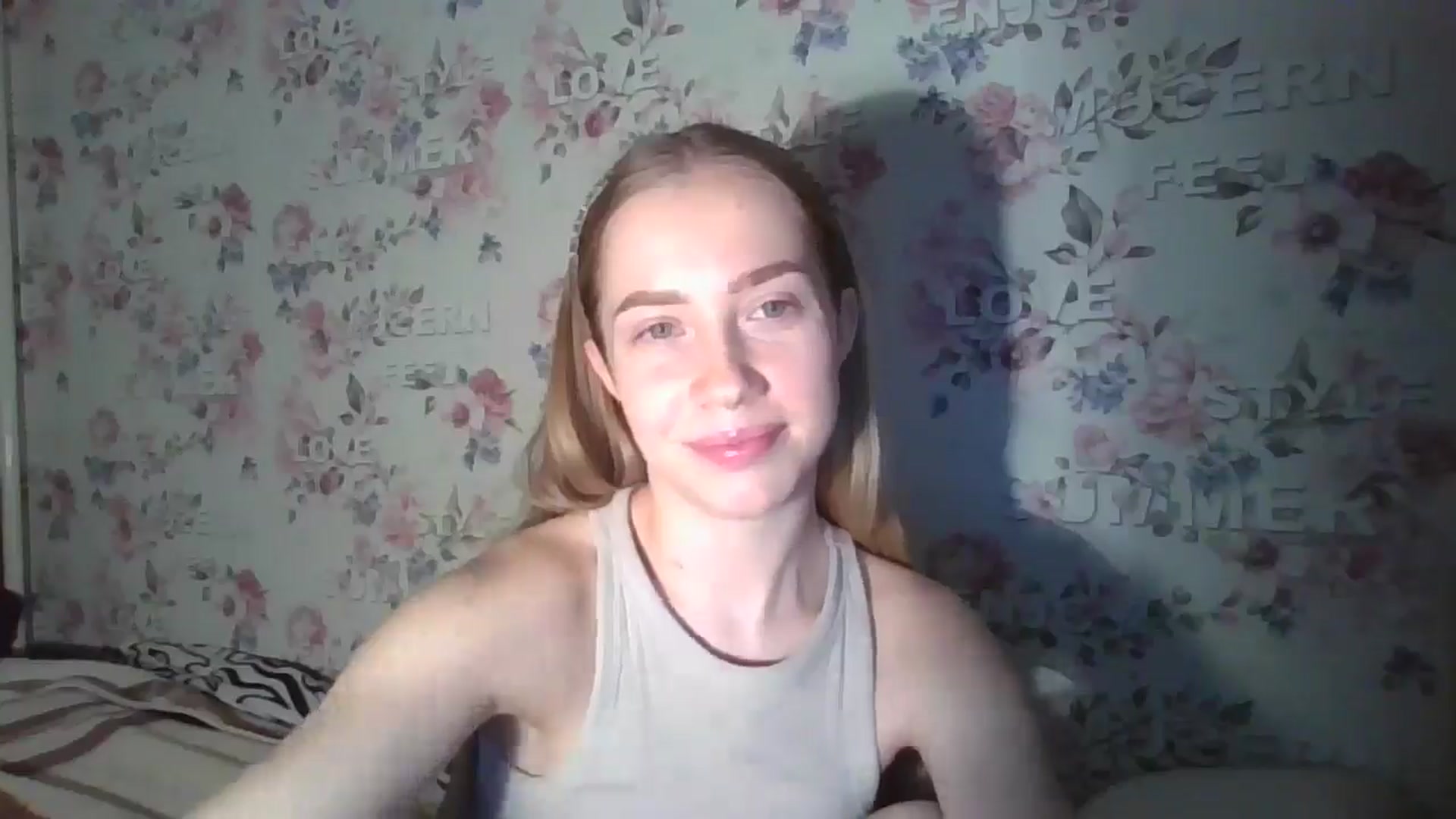 Gallery image thumbnail from KittyLuxxe's myfreecams stream on, 03/17/2025, 17:42 image 14 of 20