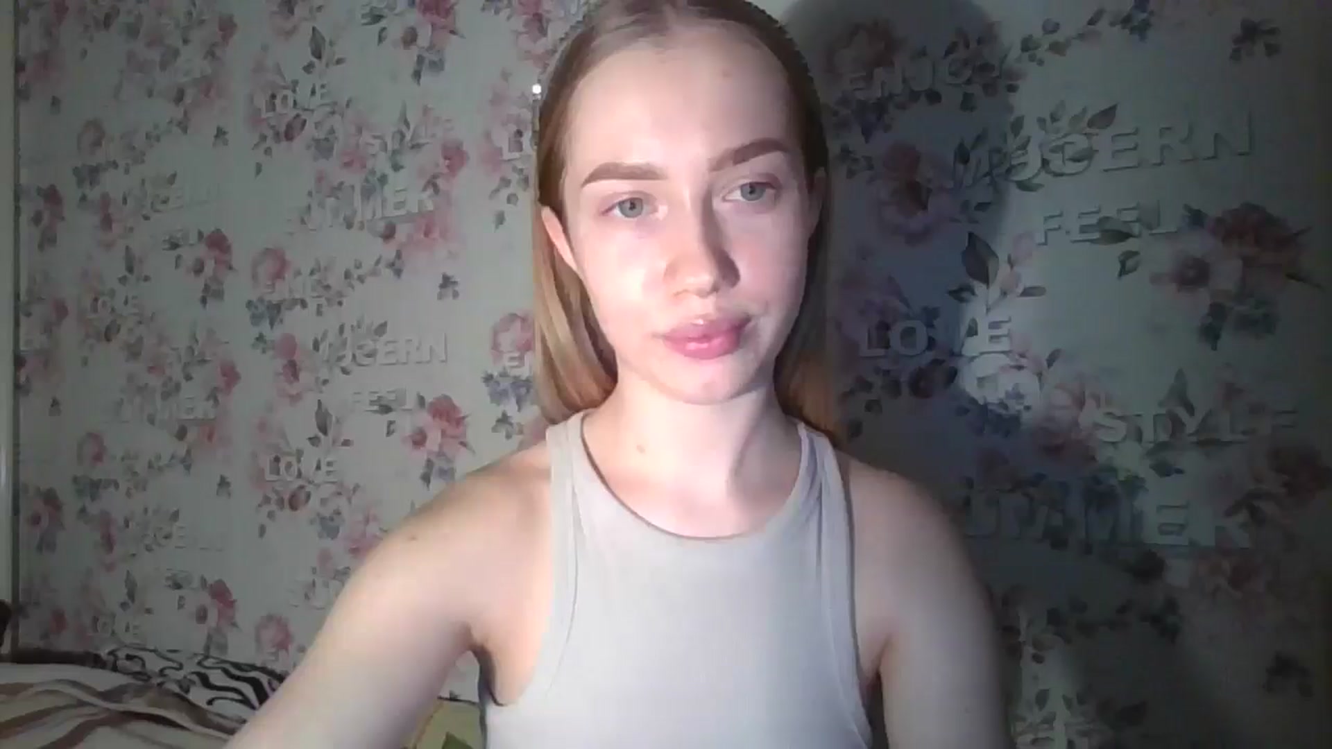Gallery image thumbnail from KittyLuxxe's myfreecams stream on, 03/17/2025, 17:42 image 12 of 20