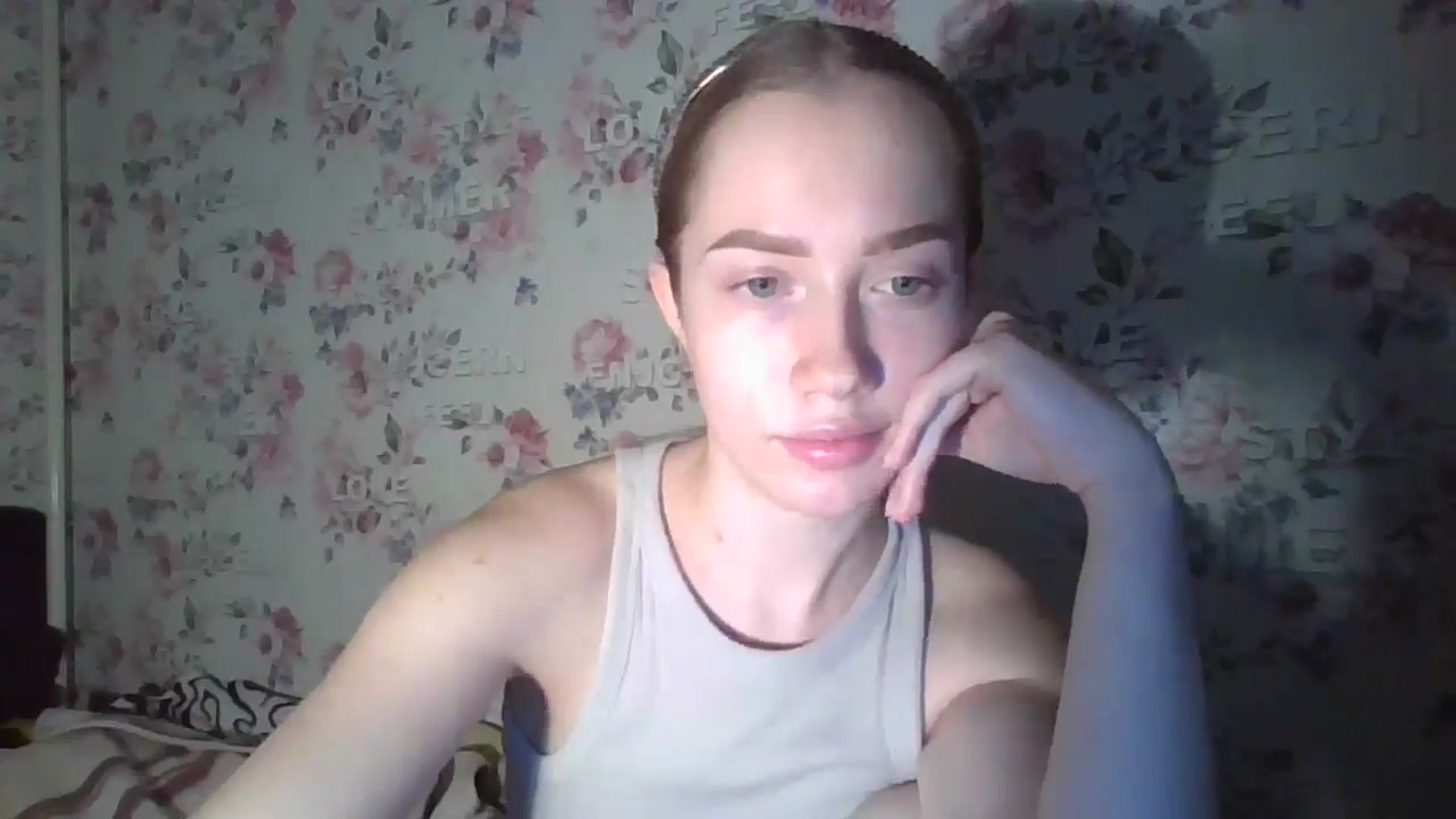 Gallery image thumbnail from KittyLuxxe's myfreecams stream on, 03/17/2025, 19:53 image 10 of 20