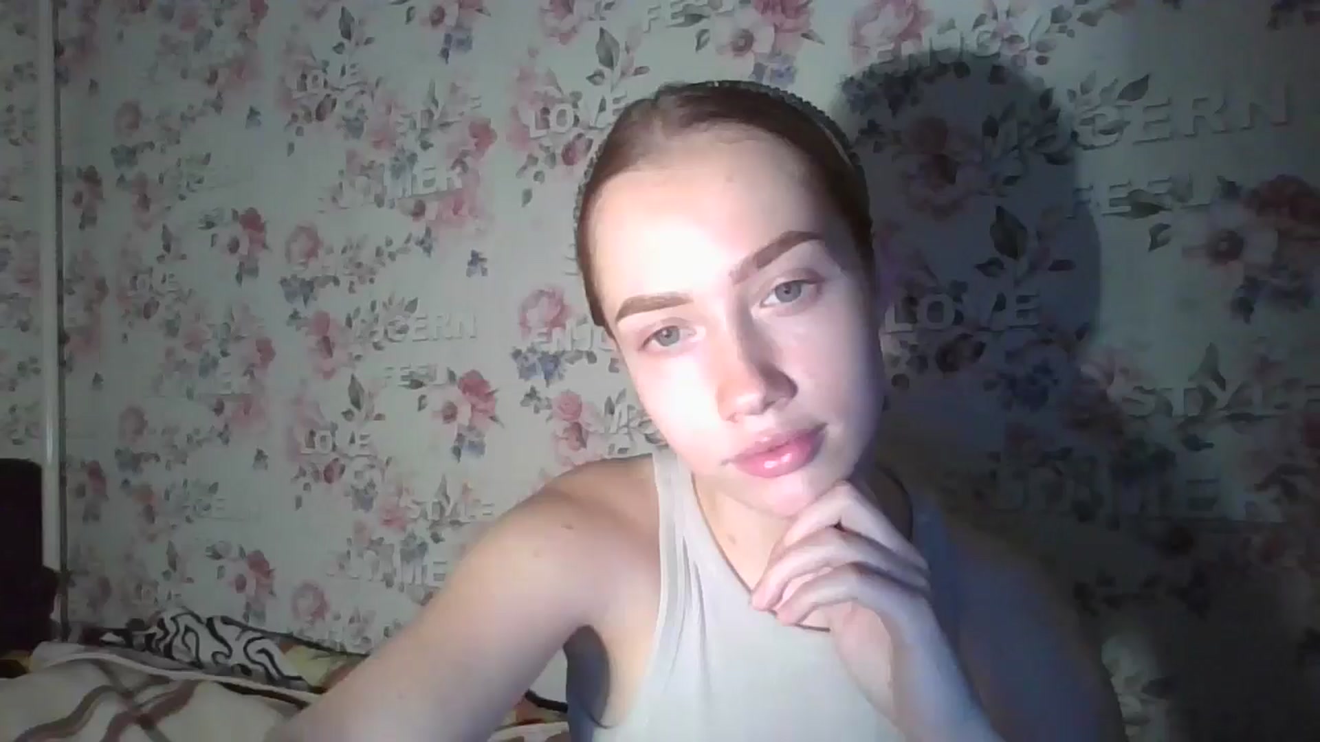 Gallery image thumbnail from KittyLuxxe's myfreecams stream on, 03/17/2025, 19:53 image 5 of 20