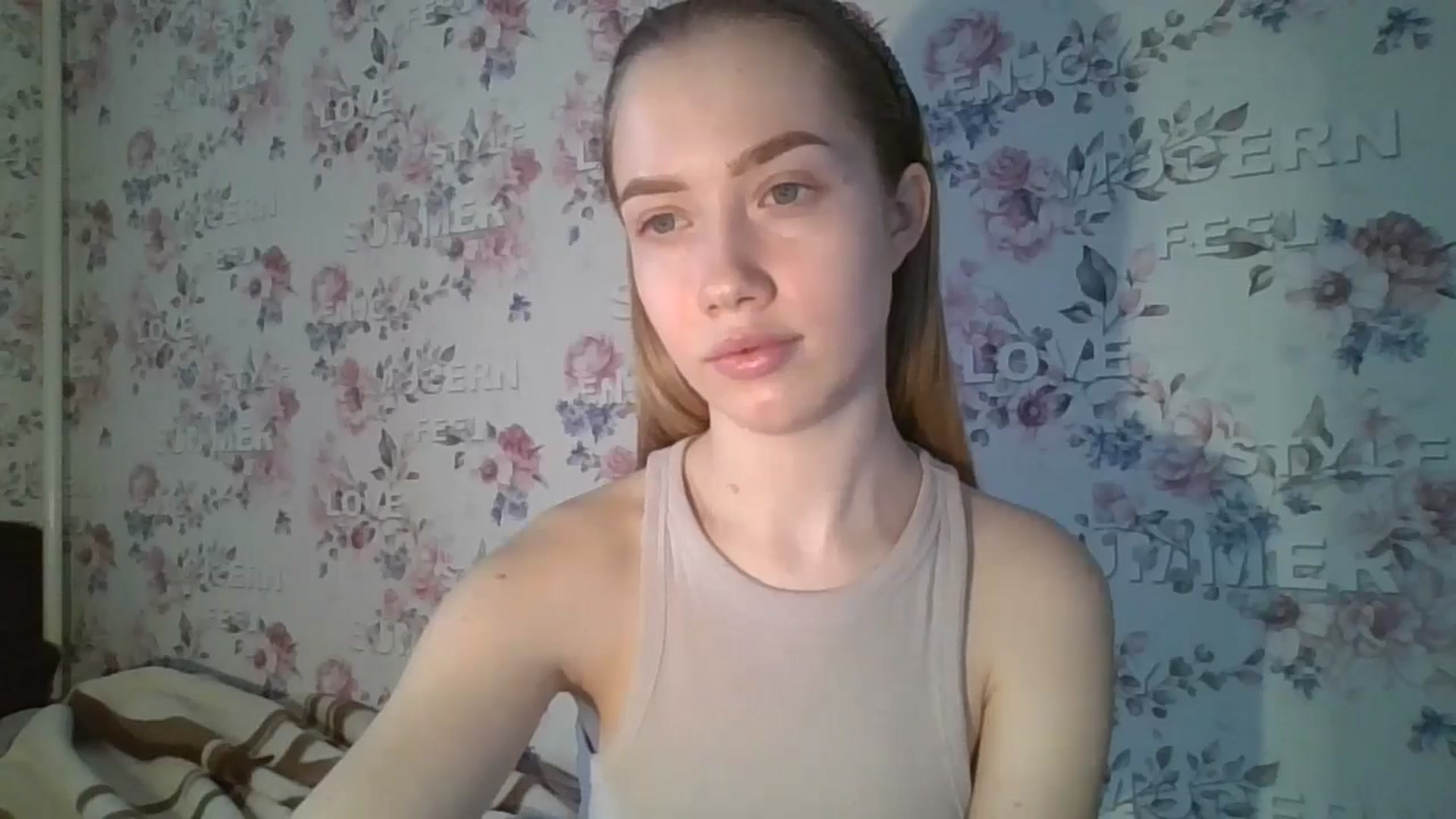 Gallery image thumbnail from KittyLuxxe's myfreecams stream on, 03/18/2025, 12:32 image 10 of 20