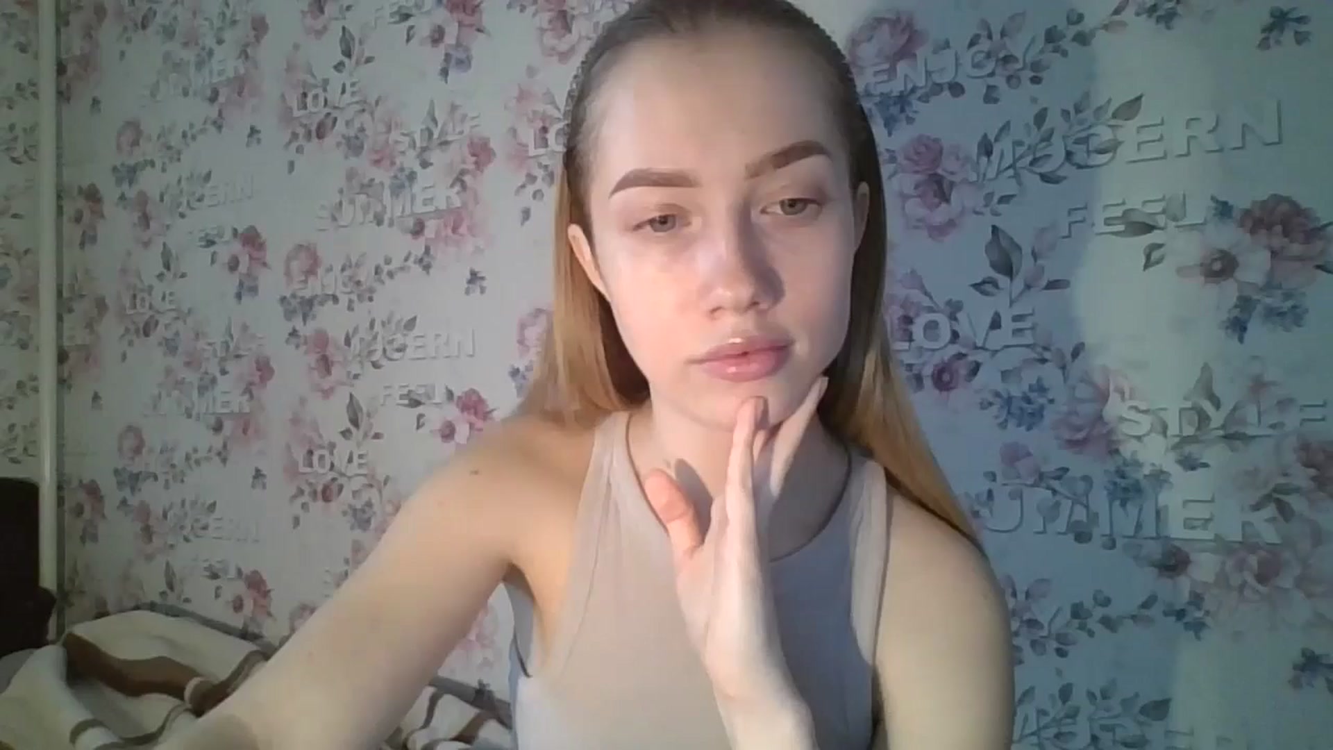 Gallery image thumbnail from KittyLuxxe's myfreecams stream on, 03/18/2025, 12:32 image 15 of 20