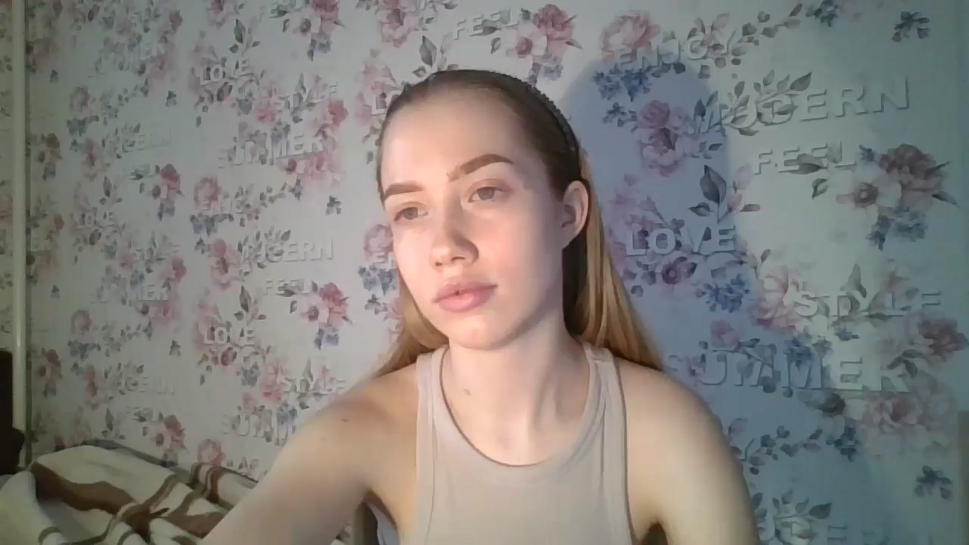 Gallery image thumbnail from KittyLuxxe's myfreecams stream on, 03/18/2025, 13:09 image 17 of 20