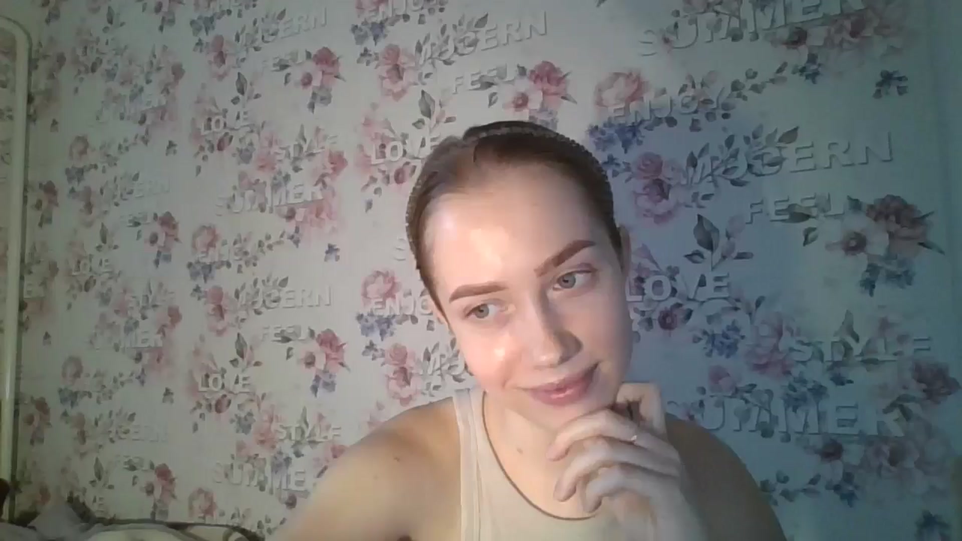 Gallery image thumbnail from KittyLuxxe's myfreecams stream on, 03/18/2025, 14:13 image 18 of 20