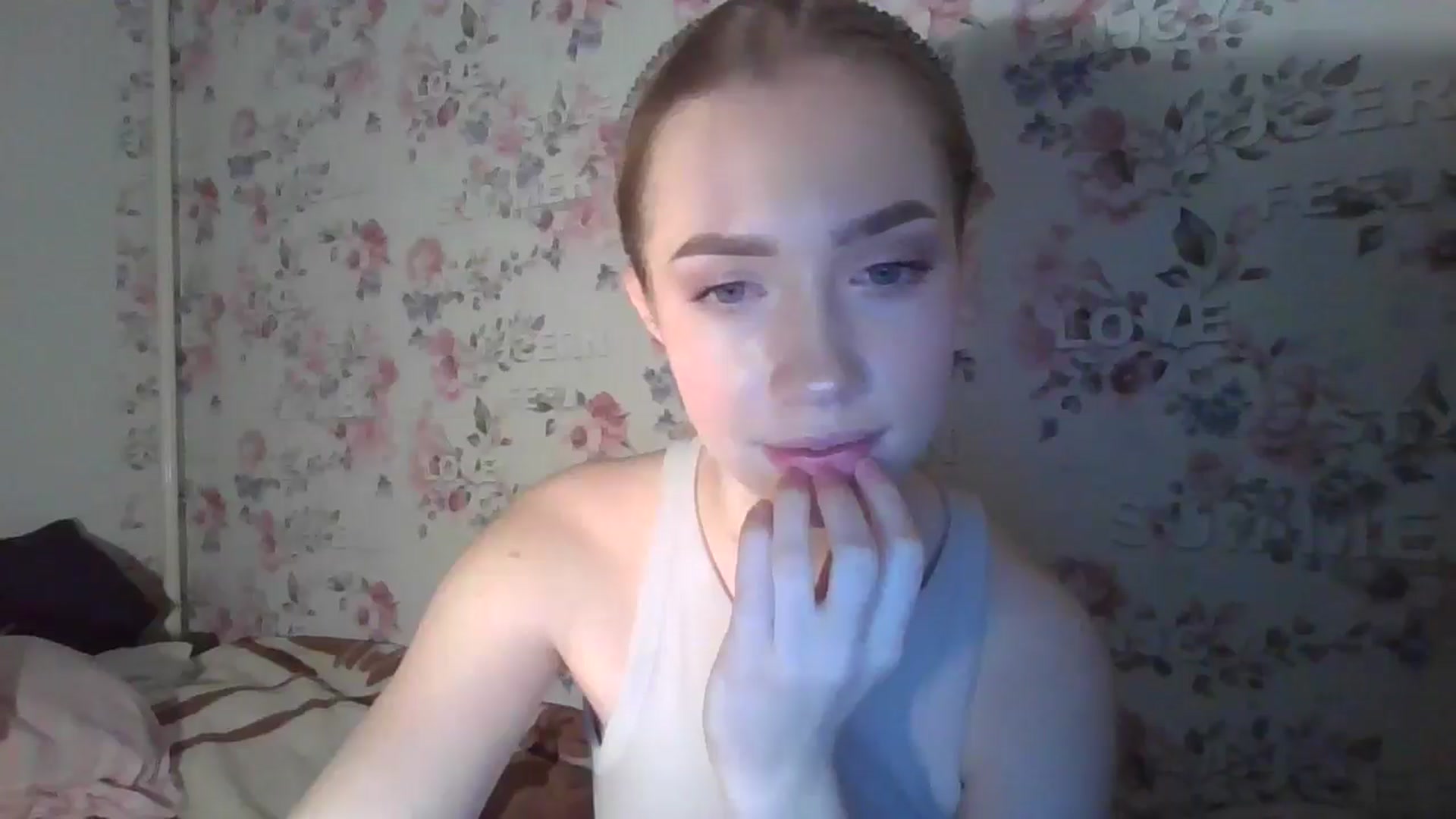 Gallery image thumbnail from KittyLuxxe's myfreecams stream on, 03/20/2025, 17:04 image 19 of 20