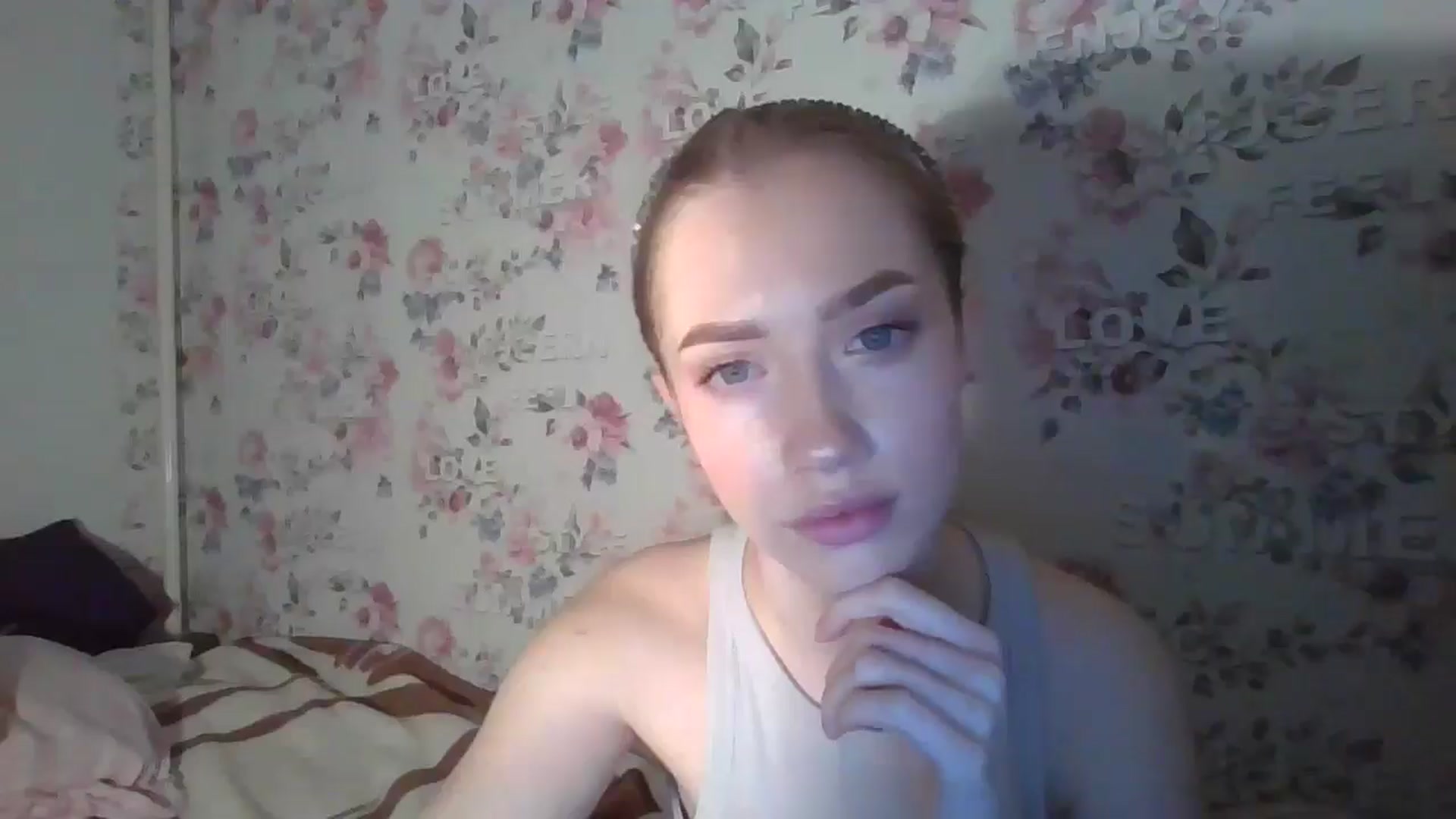 Gallery image thumbnail from KittyLuxxe's myfreecams stream on, 03/20/2025, 17:04 image 15 of 20
