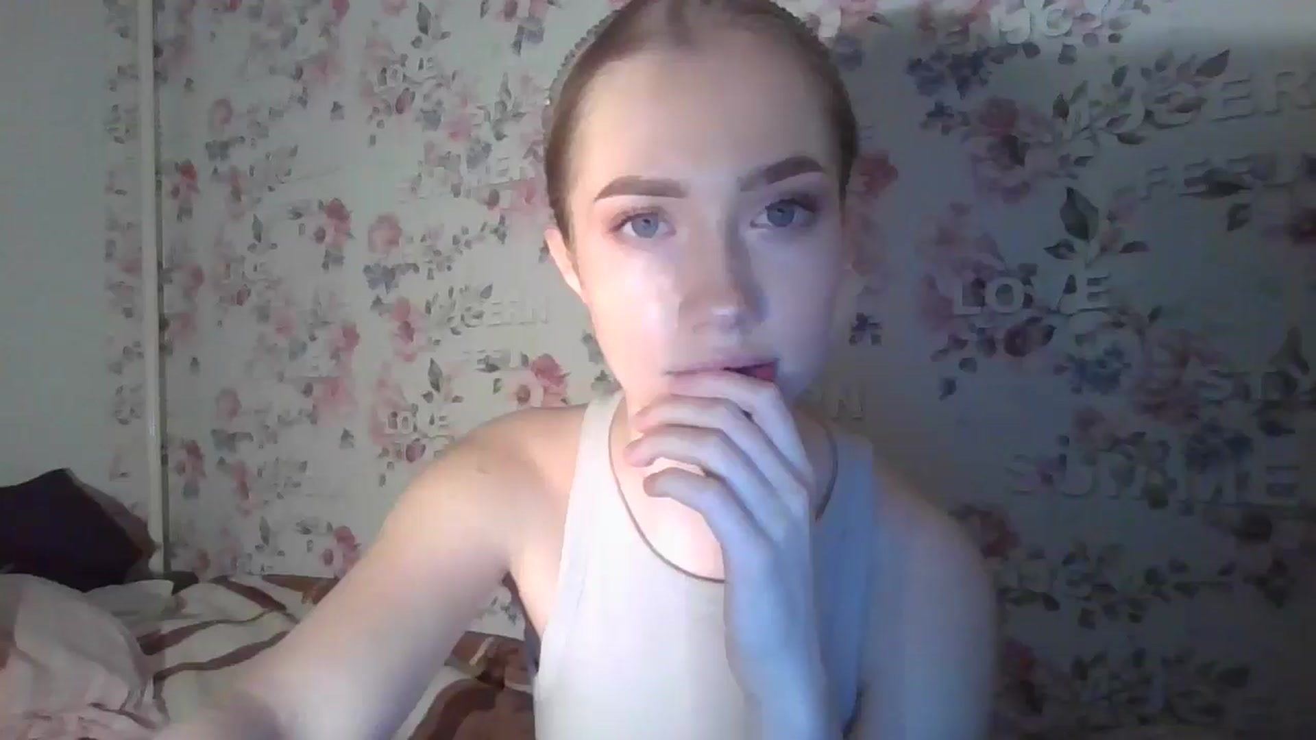 Gallery image thumbnail from KittyLuxxe's myfreecams stream on, 03/20/2025, 17:04 image 20 of 20
