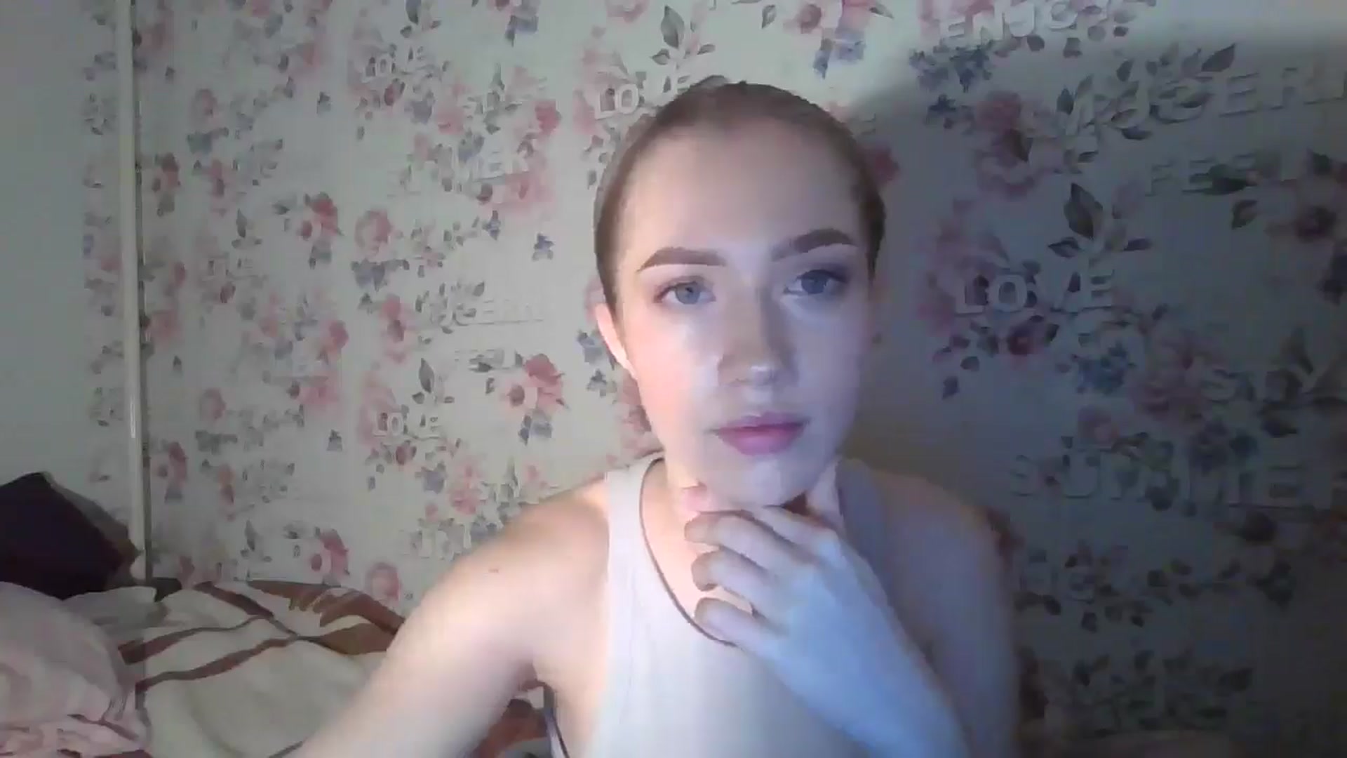 Gallery image thumbnail from KittyLuxxe's myfreecams stream on, 03/20/2025, 17:04 image 4 of 20
