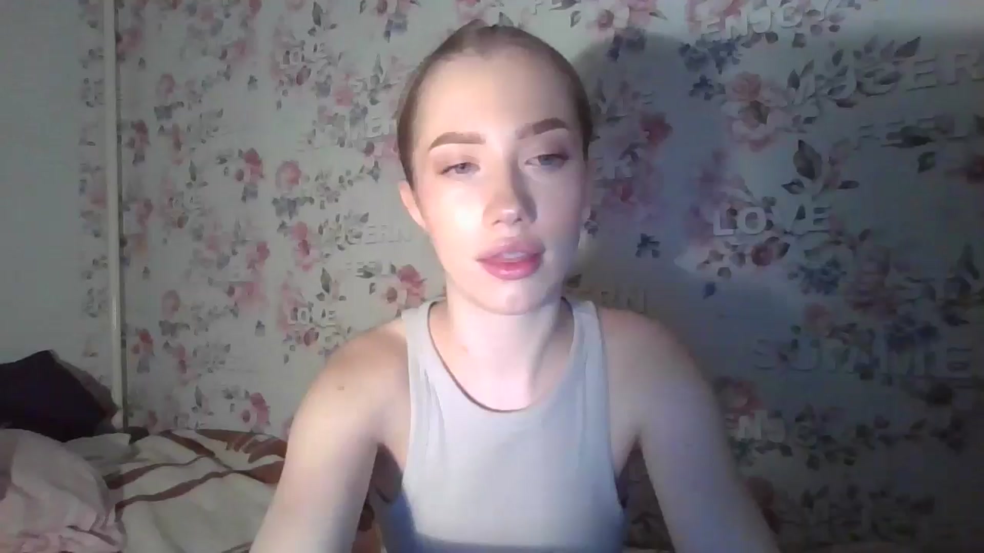 Gallery image thumbnail from KittyLuxxe's myfreecams stream on, 03/20/2025, 17:04 image 12 of 20