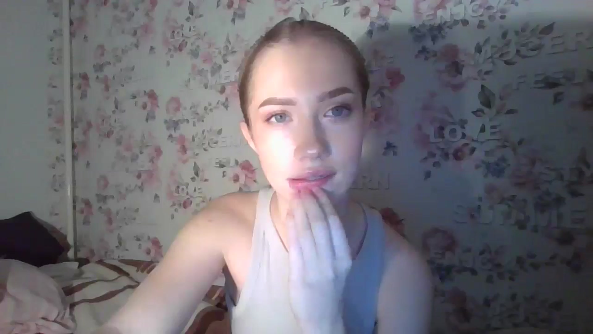 Gallery image thumbnail from KittyLuxxe's myfreecams stream on, 03/20/2025, 17:04 image 13 of 20